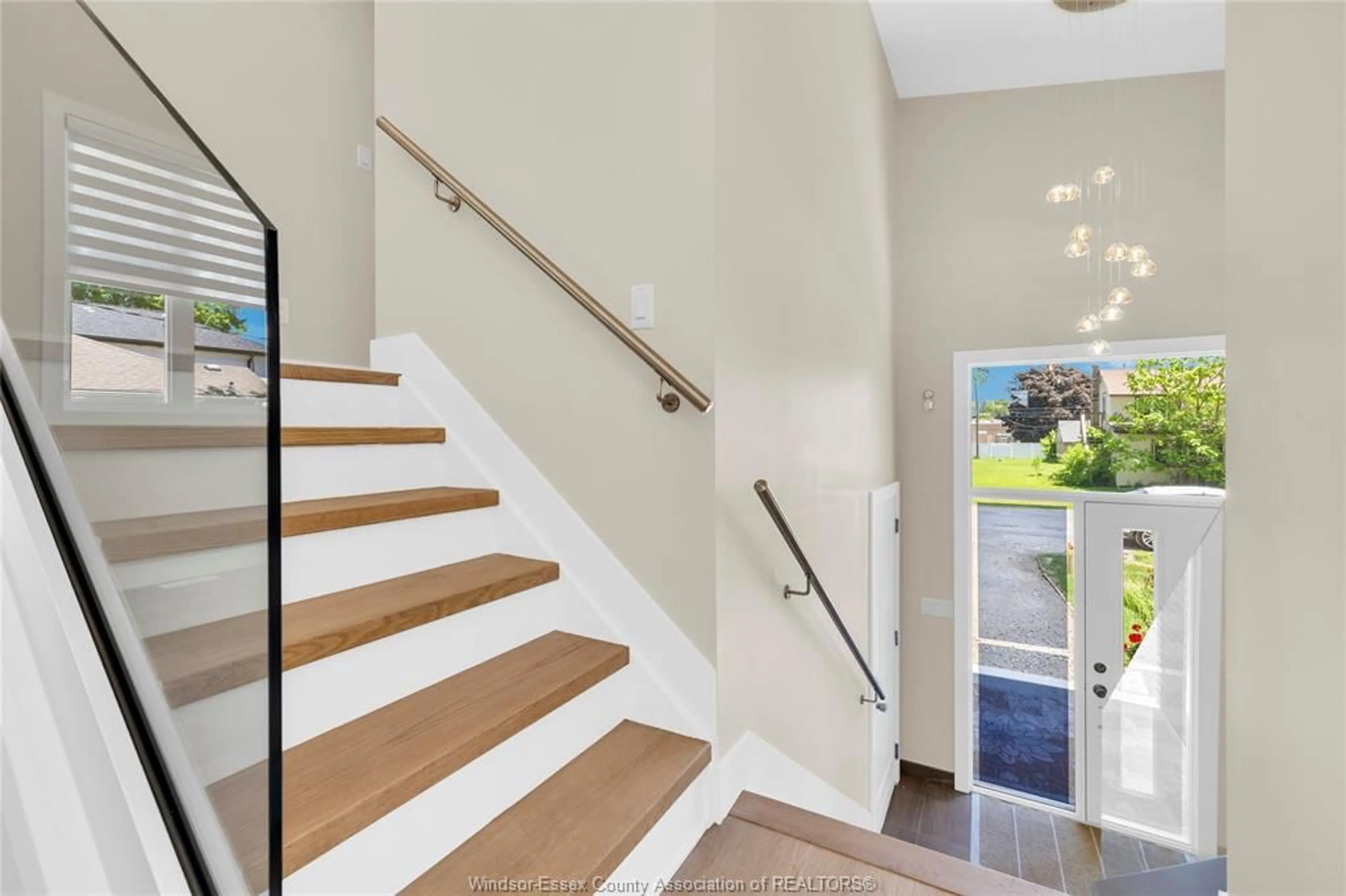 Unknown for 3371 BYNG Rd, Windsor Ontario N8W 3H3