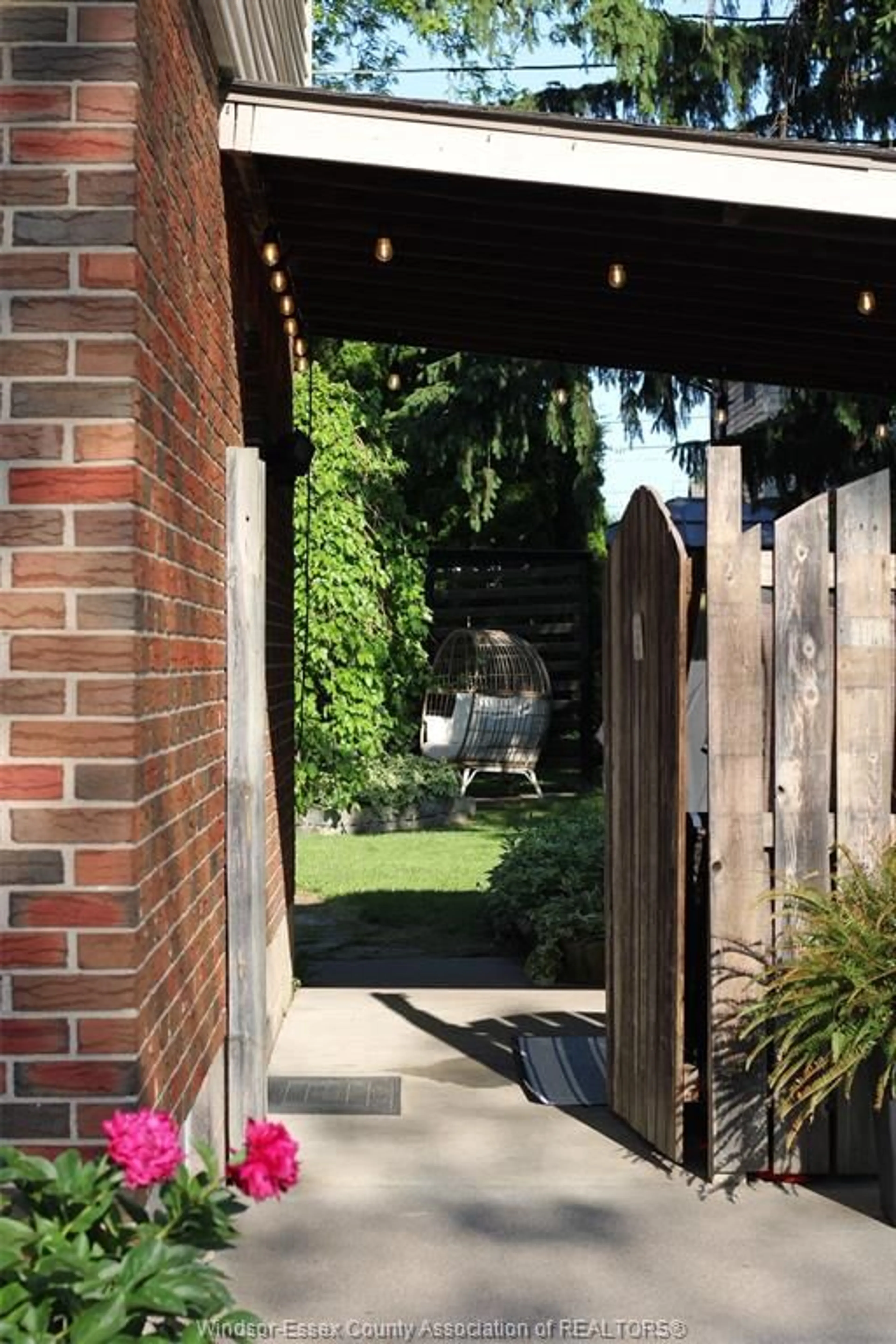 Patio, street for 3581 WOLFE Crt, Windsor Ontario N9C 1X2