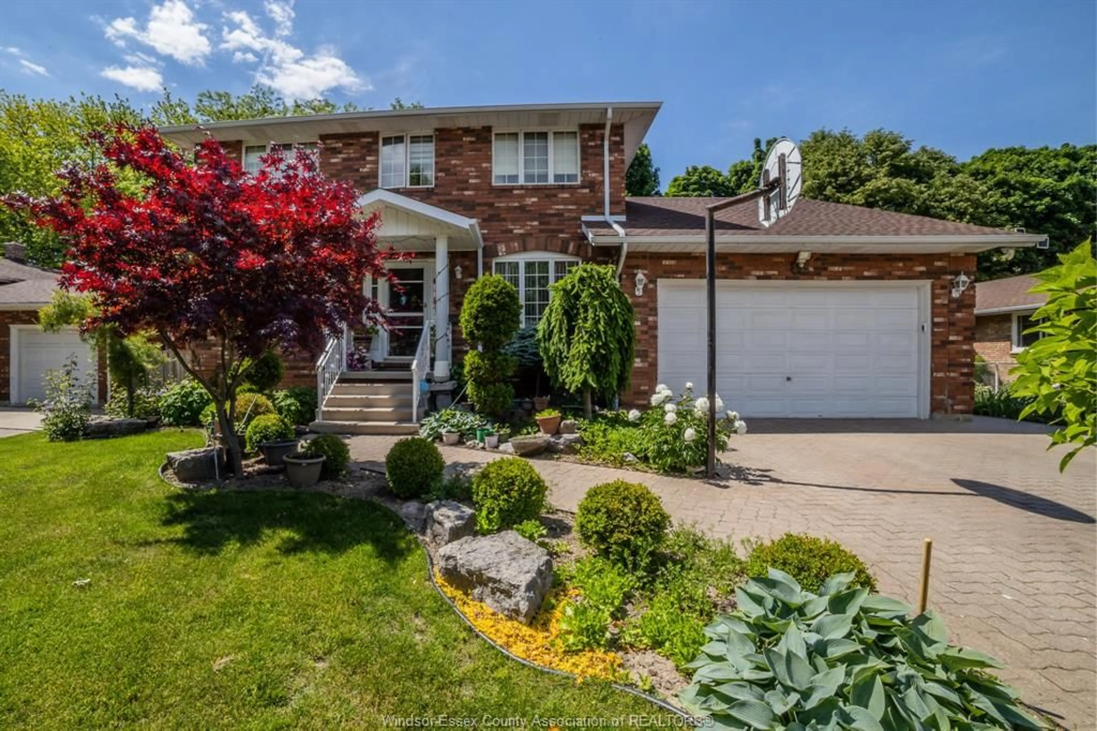 Home with brick exterior material, street for 148 TECUMSEH Rd, Chatham Ontario N7M 5Y8