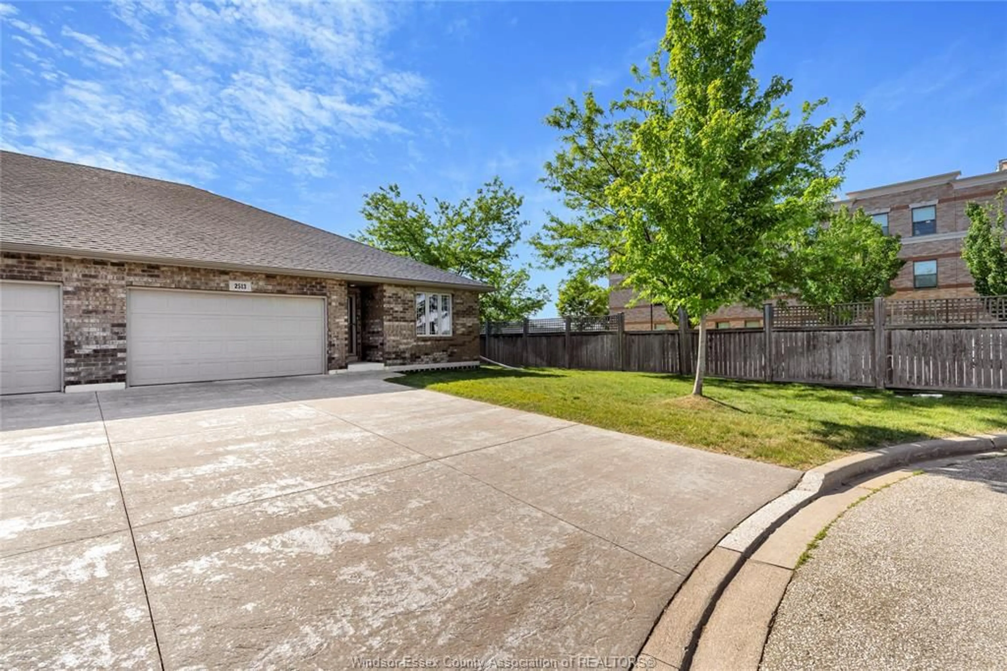 A pic from outside/outdoor area/front of a property/back of a property/a pic from drone, street for 2513 INDIGO Ave, Windsor Ontario N8P 0B3