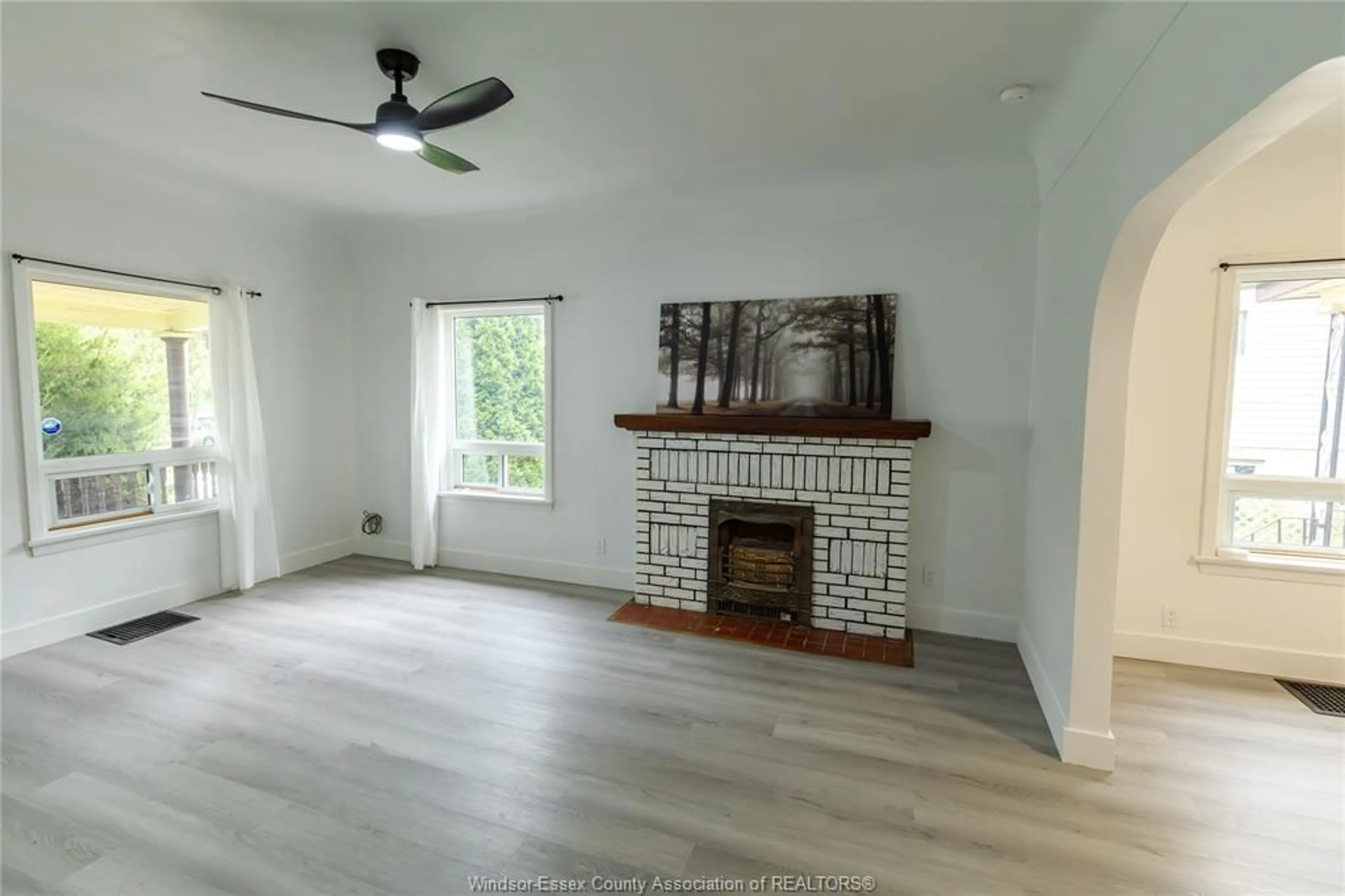 A pic of a room for 36 BARTHE, Chatham Ontario N7L 1T4