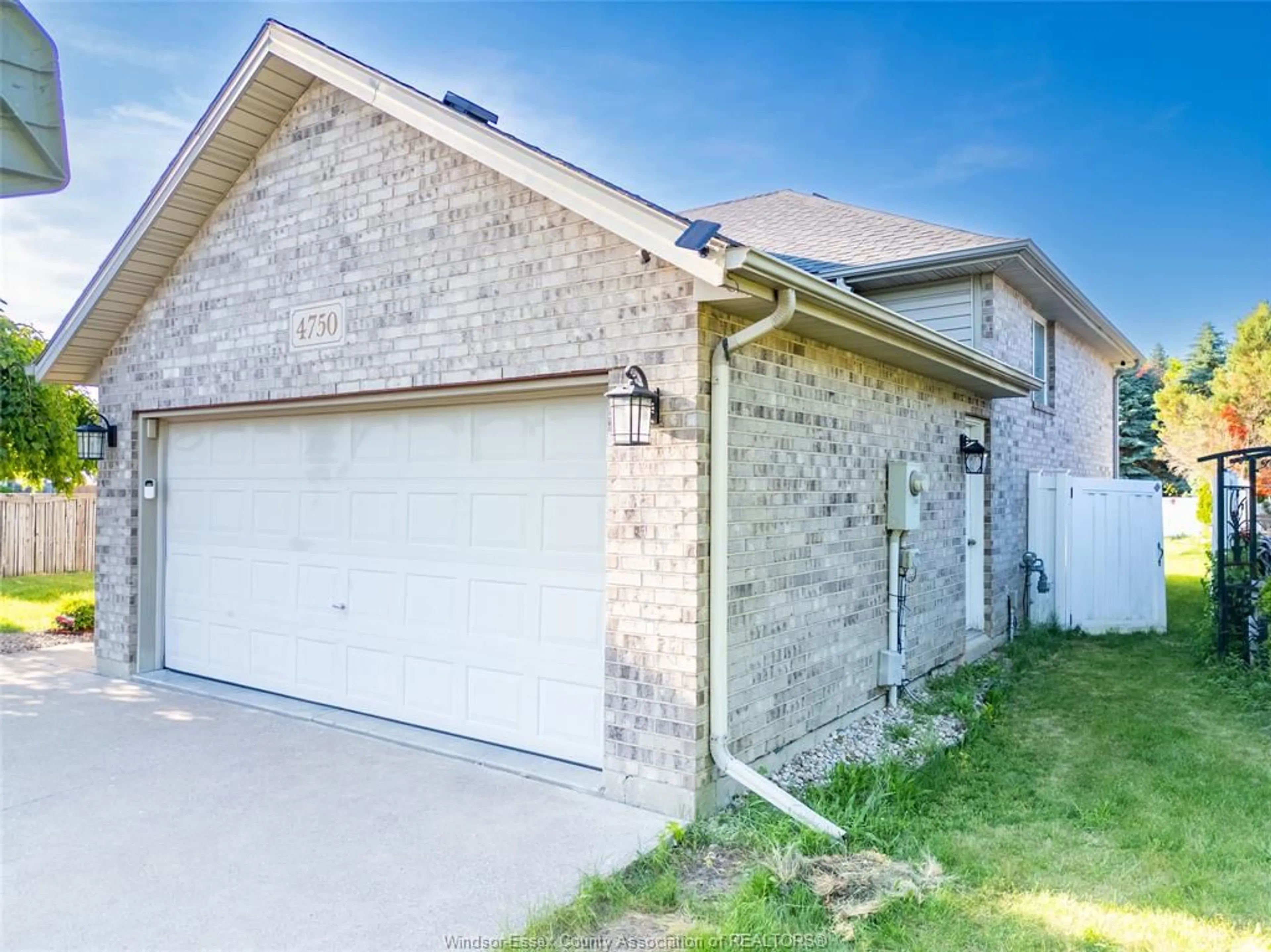 Home with brick exterior material, street for 4750 KOMINAR Crt, Windsor Ontario N9G 2W6
