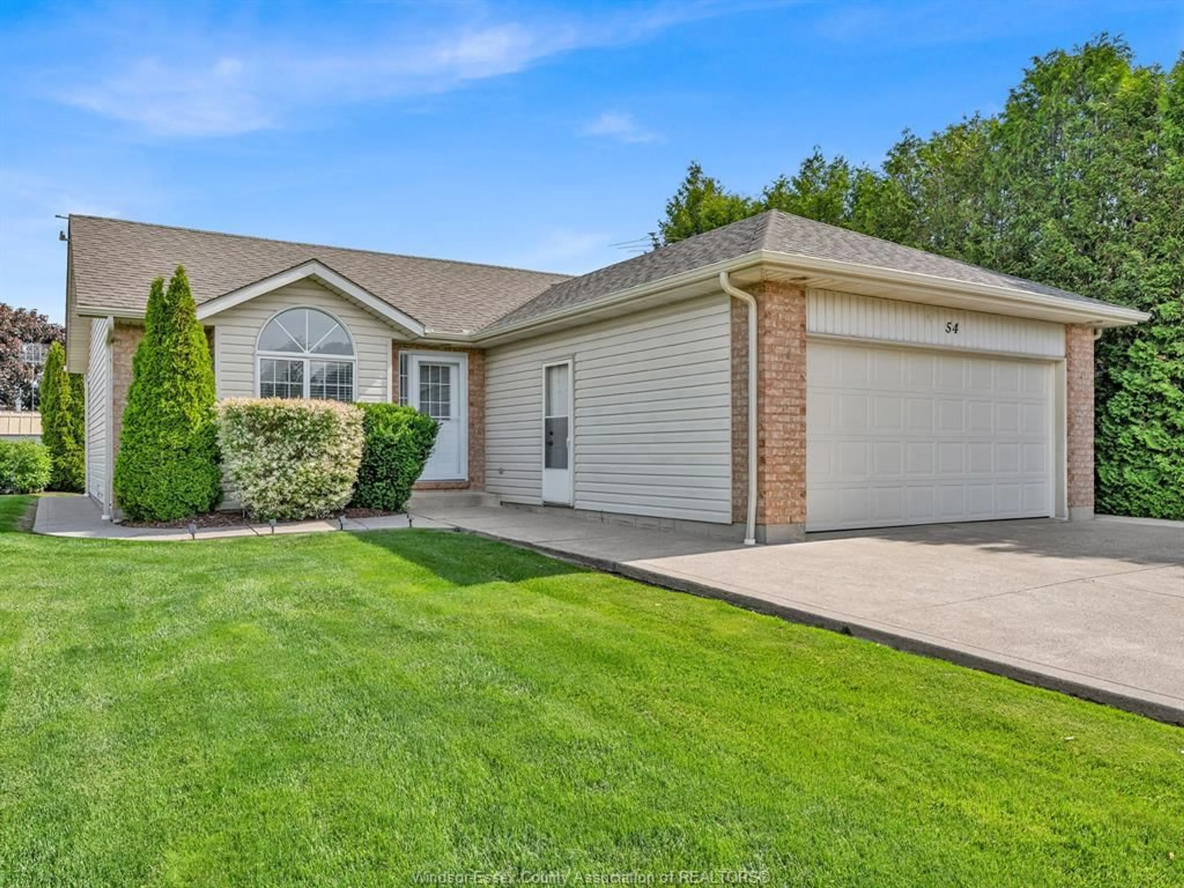 Home with vinyl exterior material, street for 54 HOPE Cres, Colchester Ontario N0R 1G0