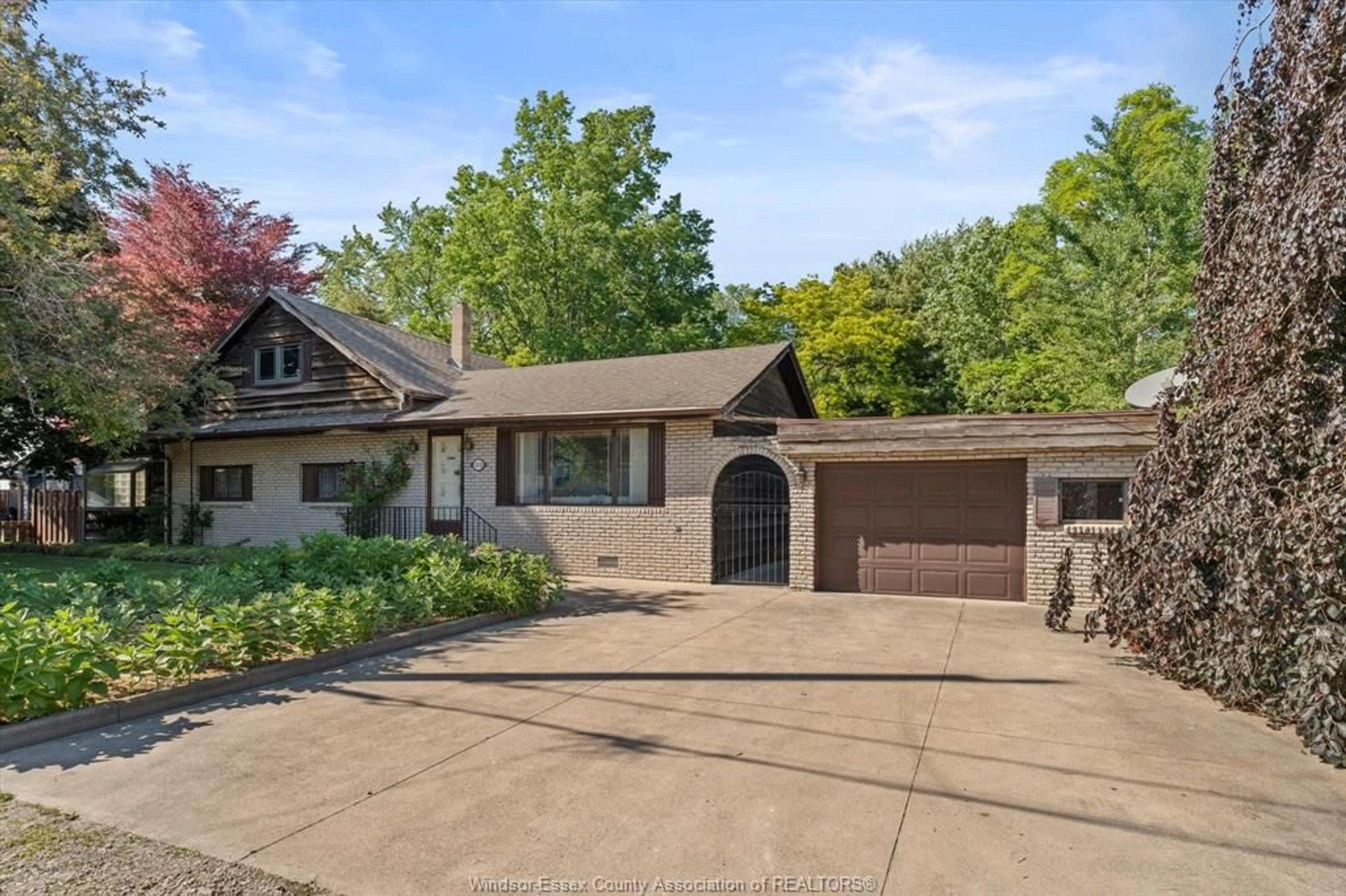 Unknown for 310 RIVER Ave, LaSalle Ontario N9J 1A2