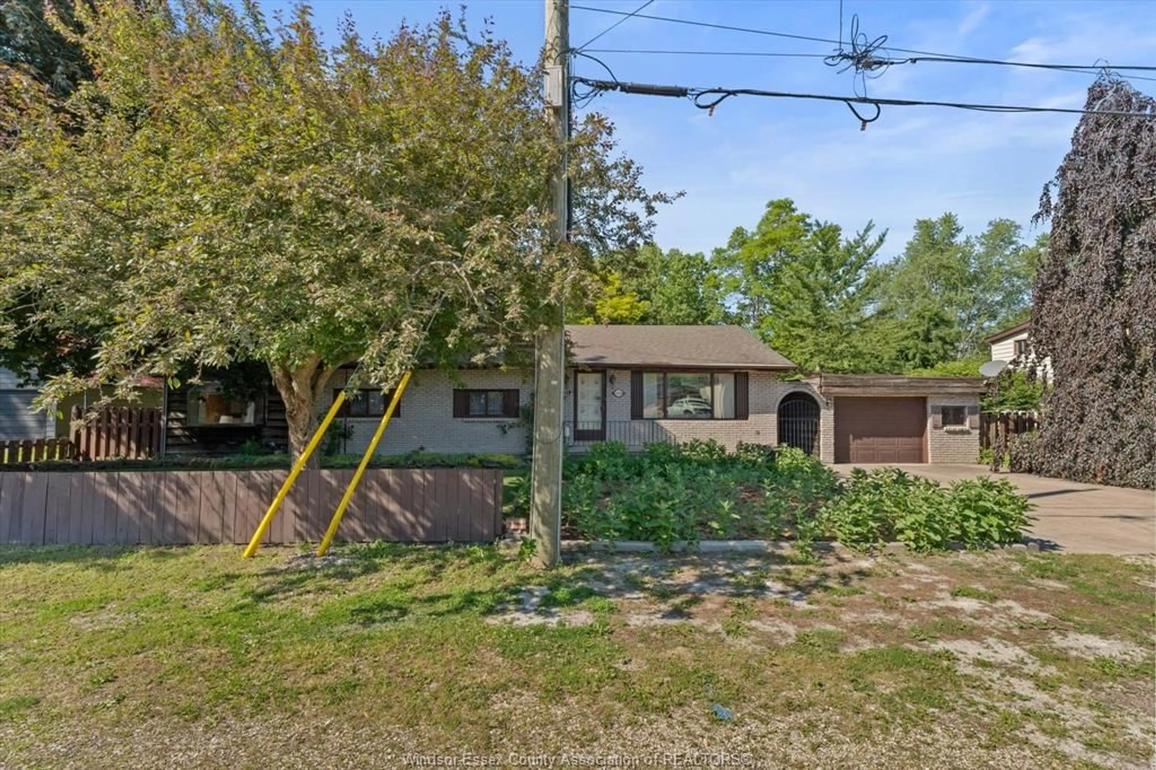 A pic from outside/outdoor area/front of a property/back of a property/a pic from drone, street for 310 RIVER Ave, LaSalle Ontario N9J 1A2