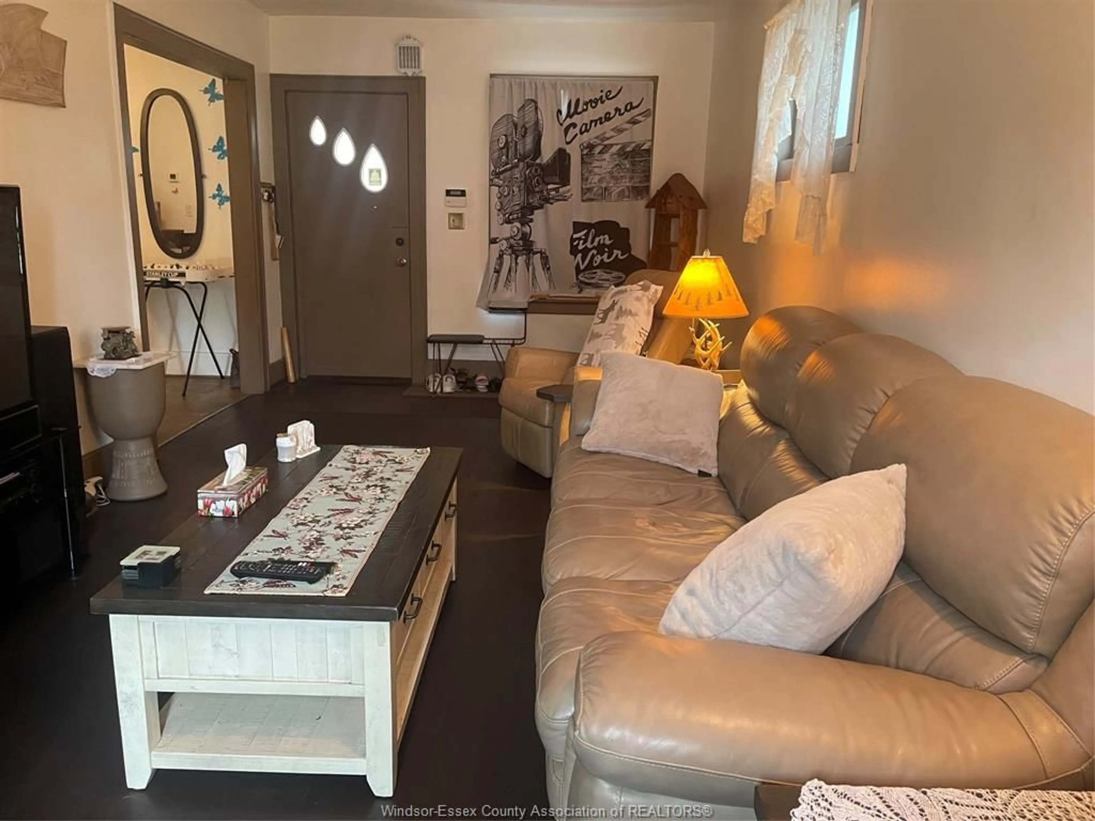 Living room with furniture, wood/laminate floor for 382 PINE St, Windsor Ontario N9A 6E2