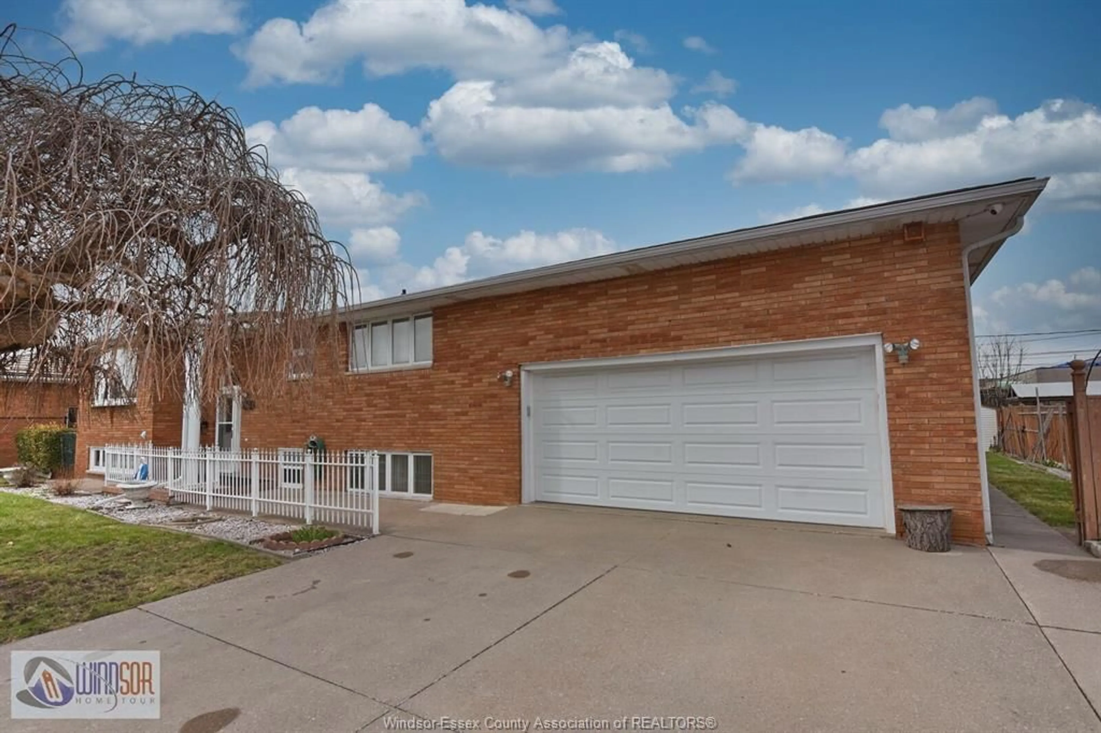 Home with brick exterior material, street for 1435 ST. CLAIR Ave, Windsor Ontario N9B 3K7