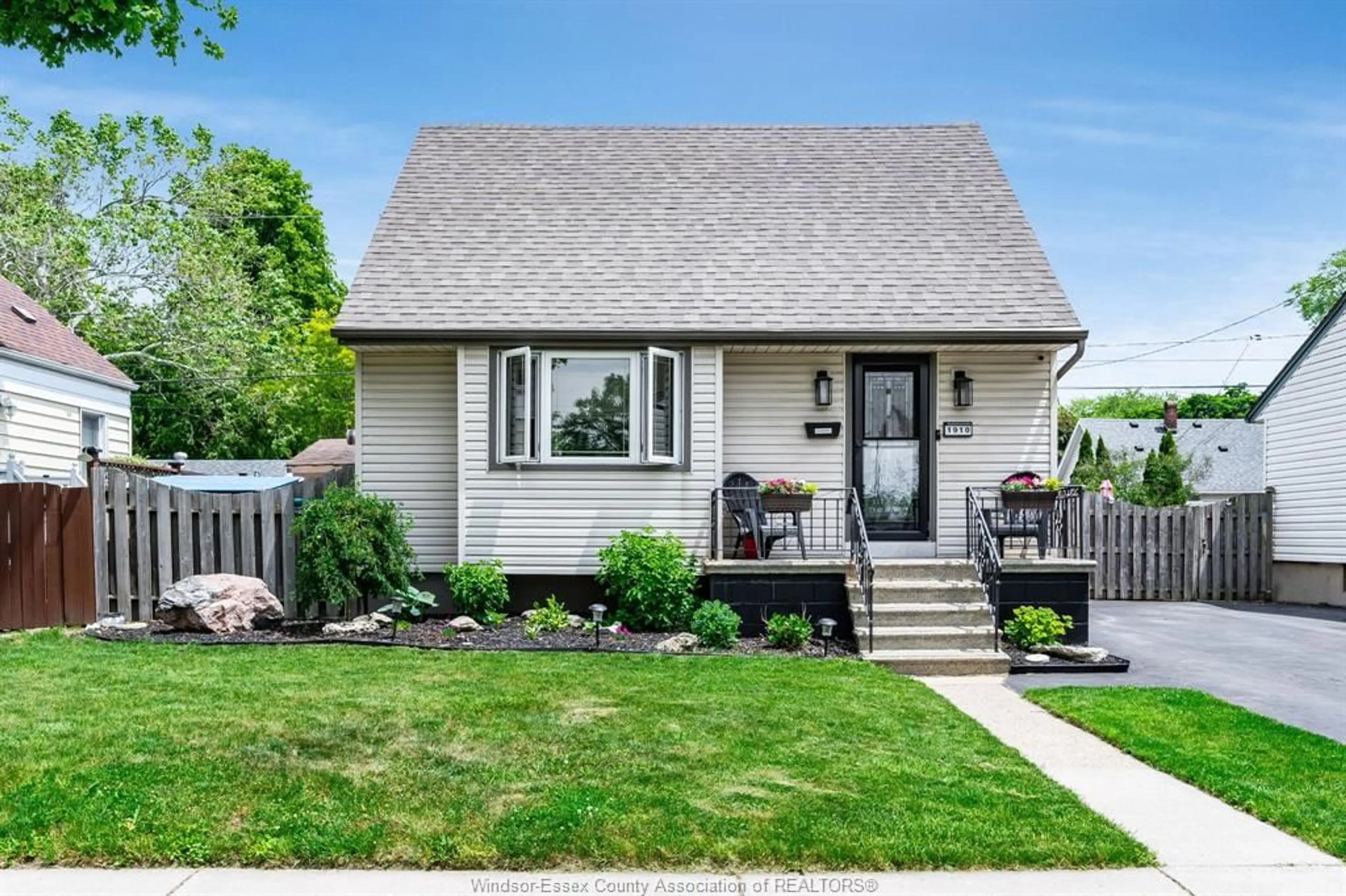 Home with vinyl exterior material, street for 1910 Labadie Rd, Windsor Ontario N8W 4J9