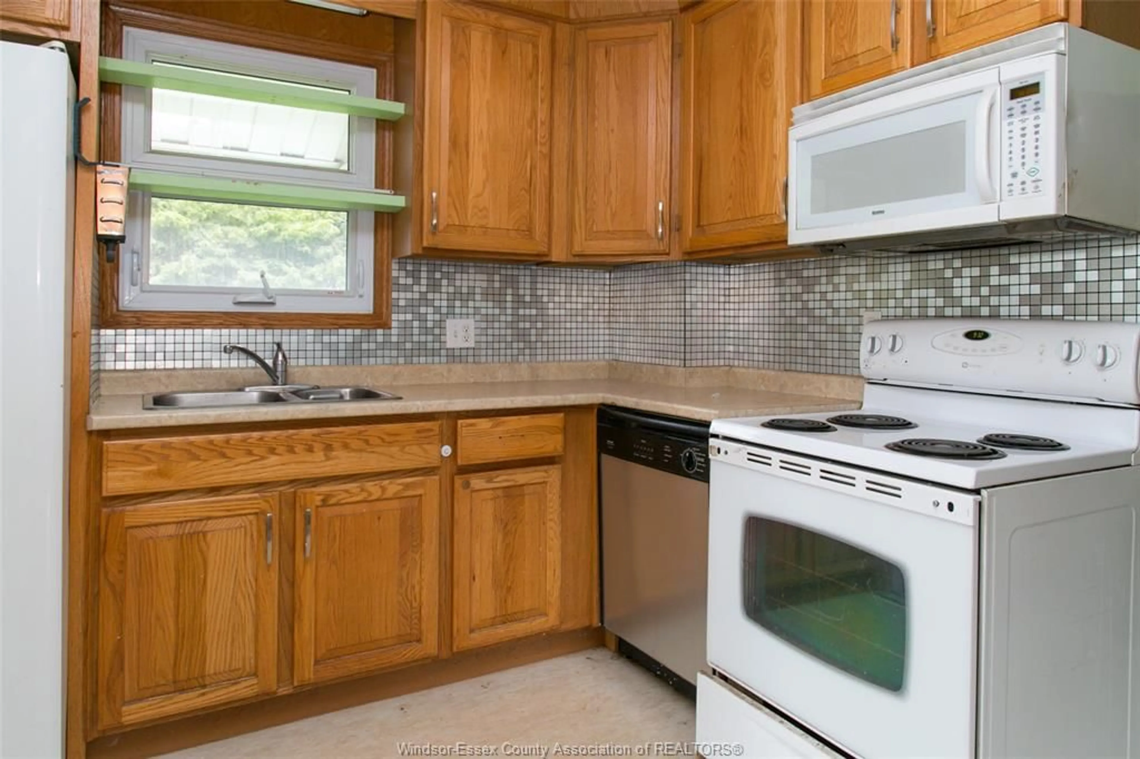 Standard kitchen, unknown for 1991 Road 5 E, Ruthven Ontario N0P 2G0