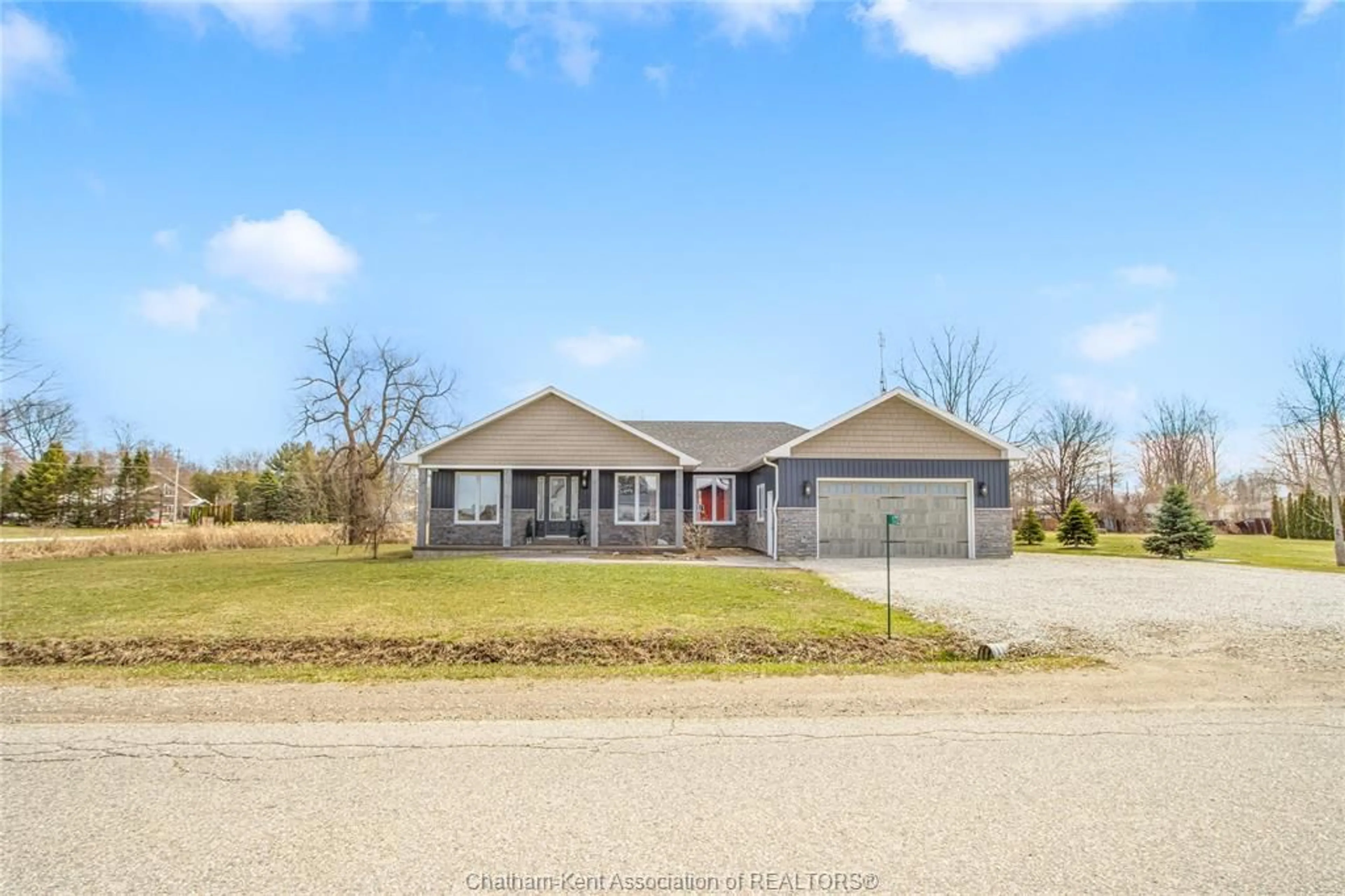 A pic from outside/outdoor area/front of a property/back of a property/a pic from drone, street for 172 NEW SCOTLAND Line, Shrewsbury Ontario N0P 1A0