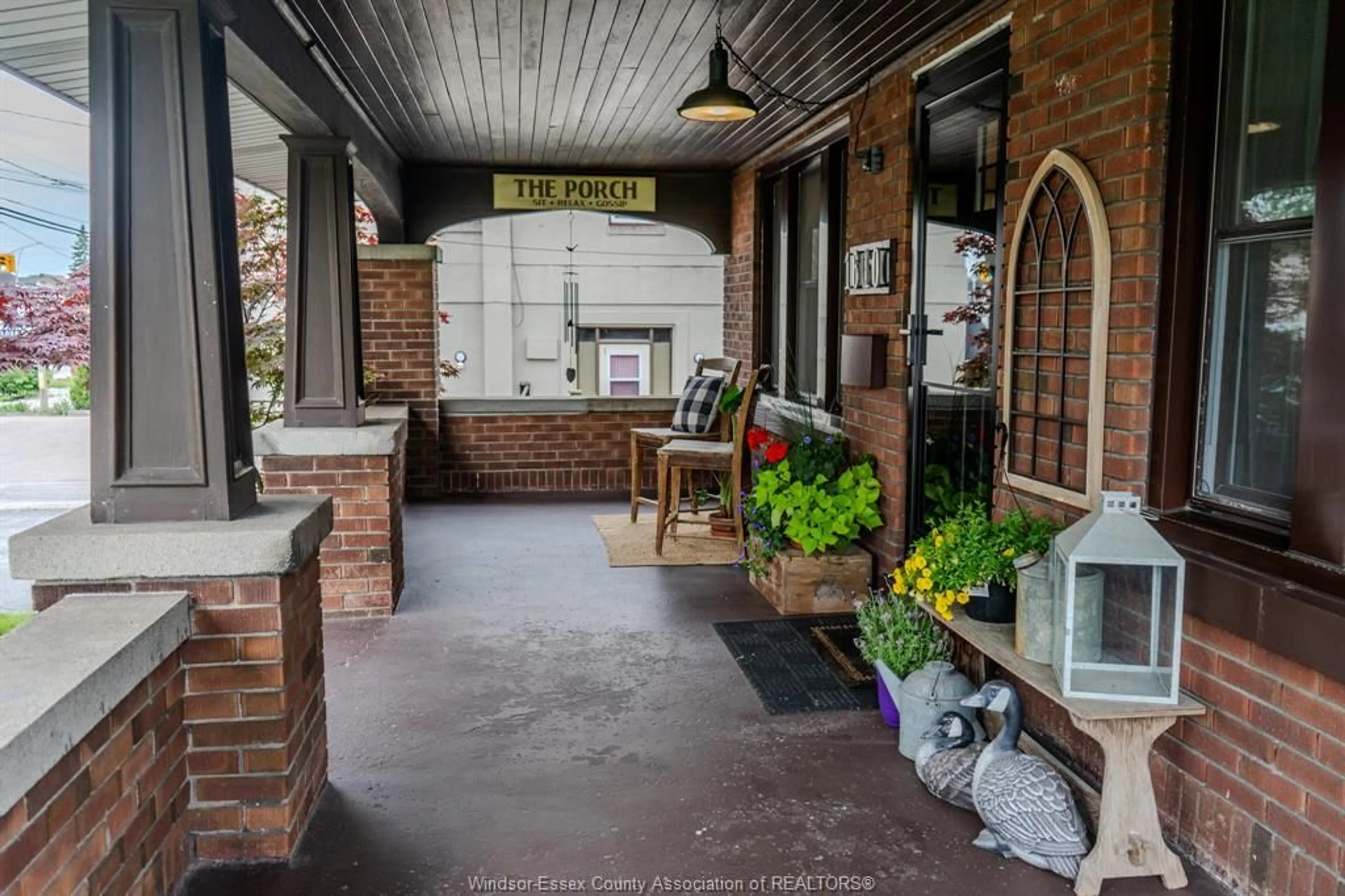 Patio, street for 1610 Front Rd, LaSalle Ontario N9J 2B6