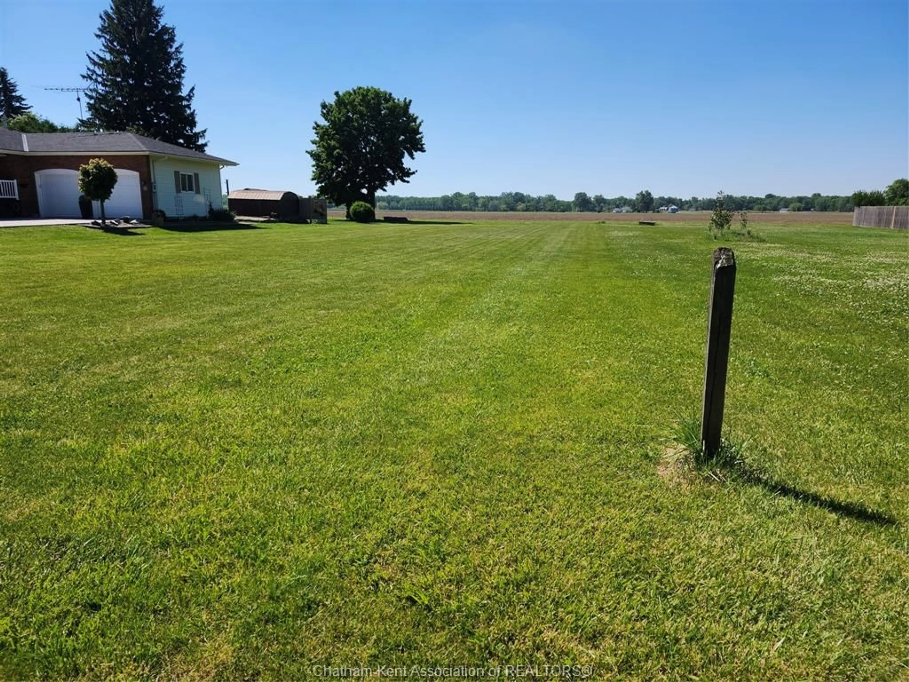 A pic from outside/outdoor area/front of a property/back of a property/a pic from drone, water/lake/river/ocean view for 7005 DUFFERIN Ave, Wallaceburg Ontario N8A 4N3