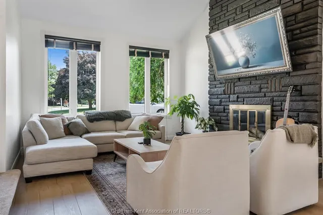 74 UNIVERSITY Dr, Chatham 4
