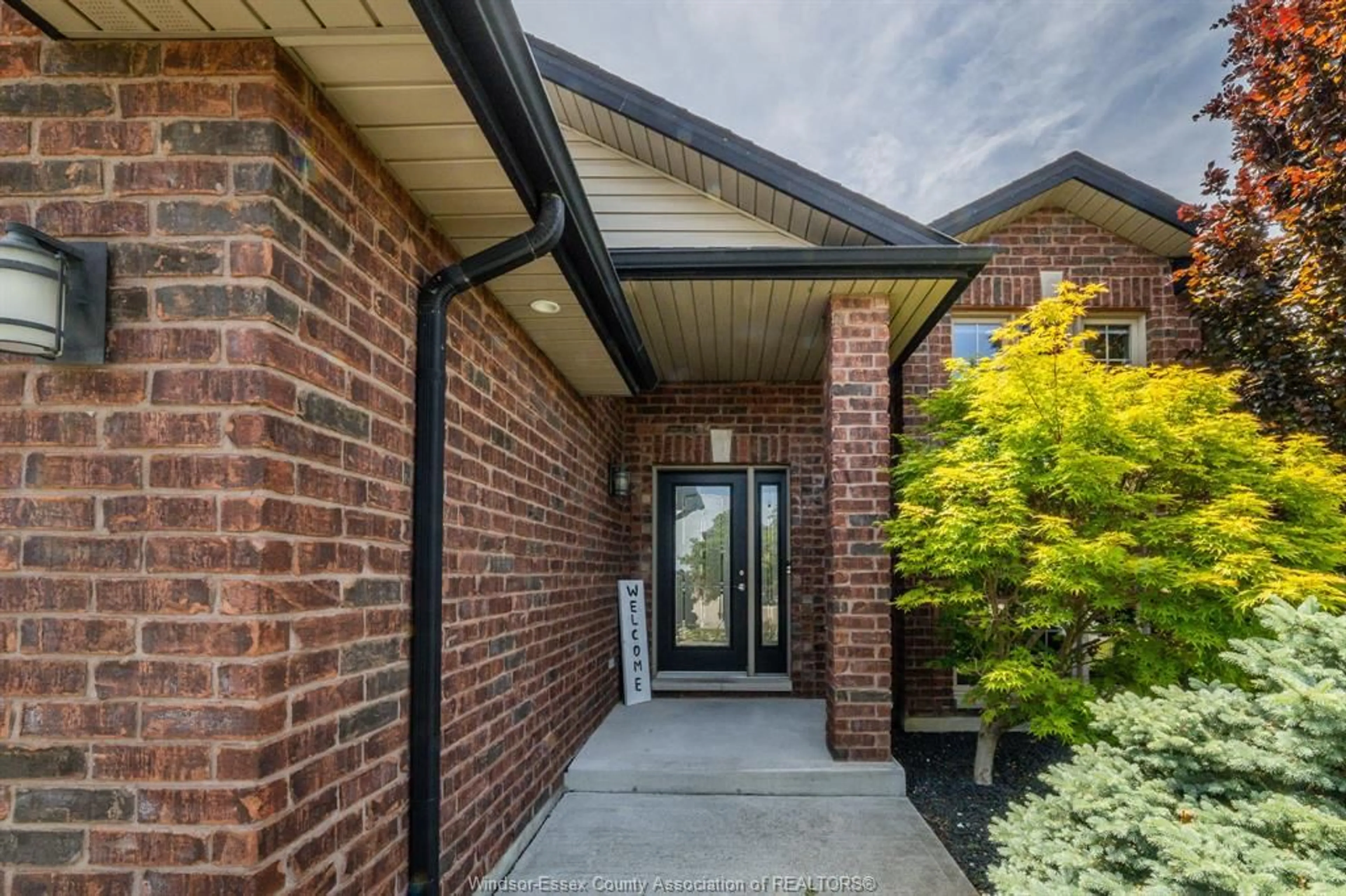 Home with brick exterior material, street for 37 ANTONIO Crt, Leamington Ontario N8H 5P8