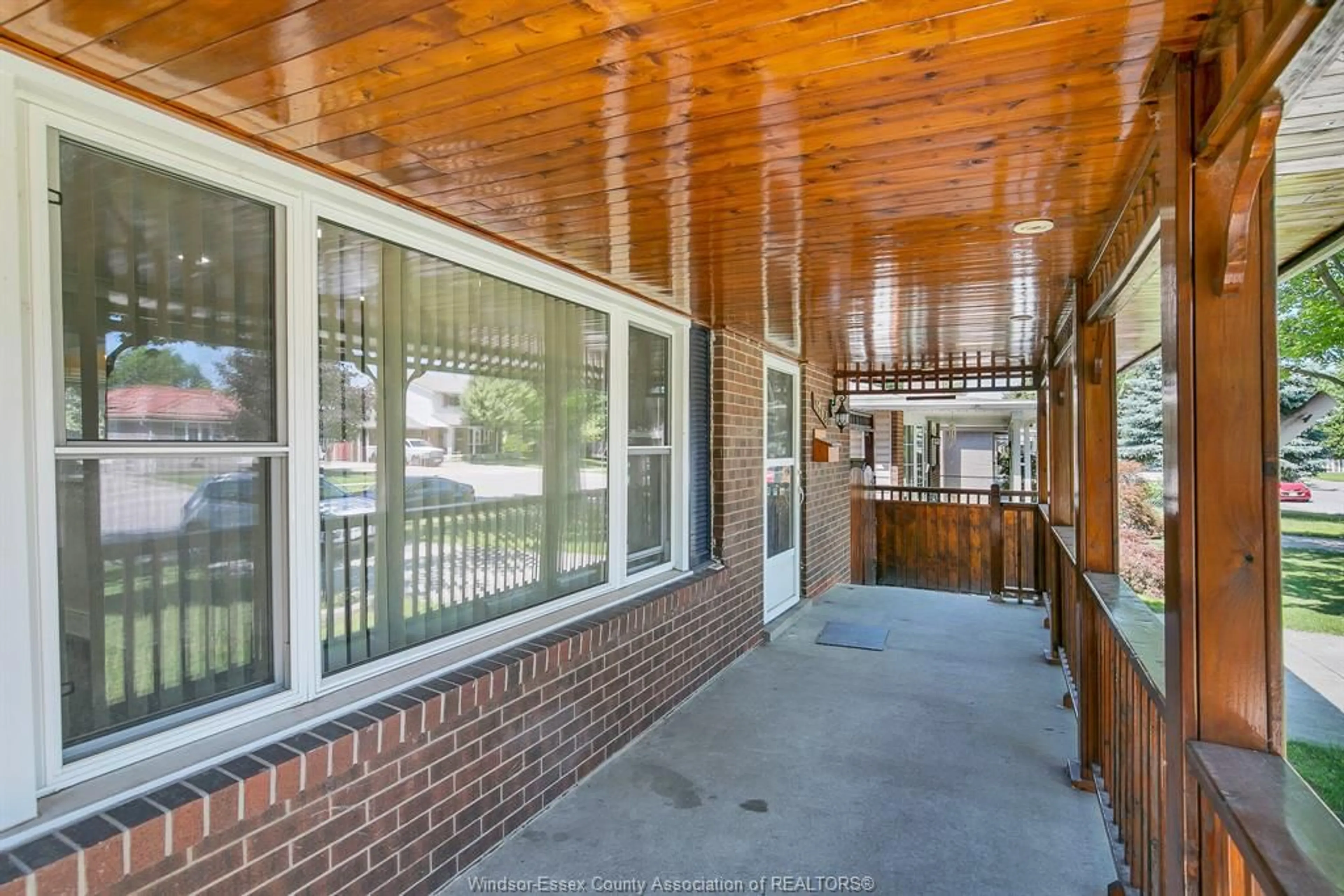 Unknown for 3964 WHITNEY Ave, Windsor Ontario N9C 2C6
