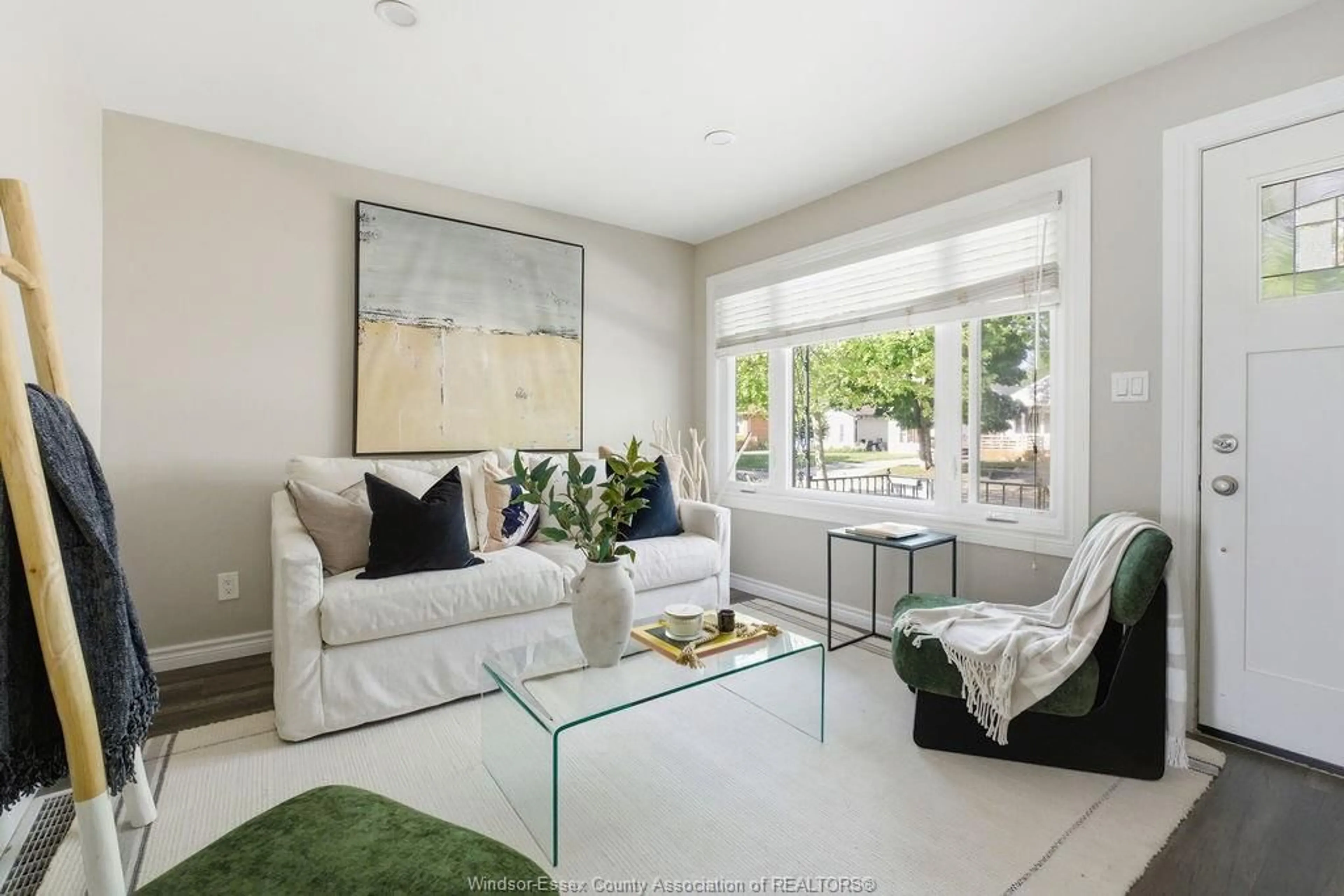 Living room with furniture, unknown for 1660 FORD Blvd, Windsor Ontario N8T 2E1