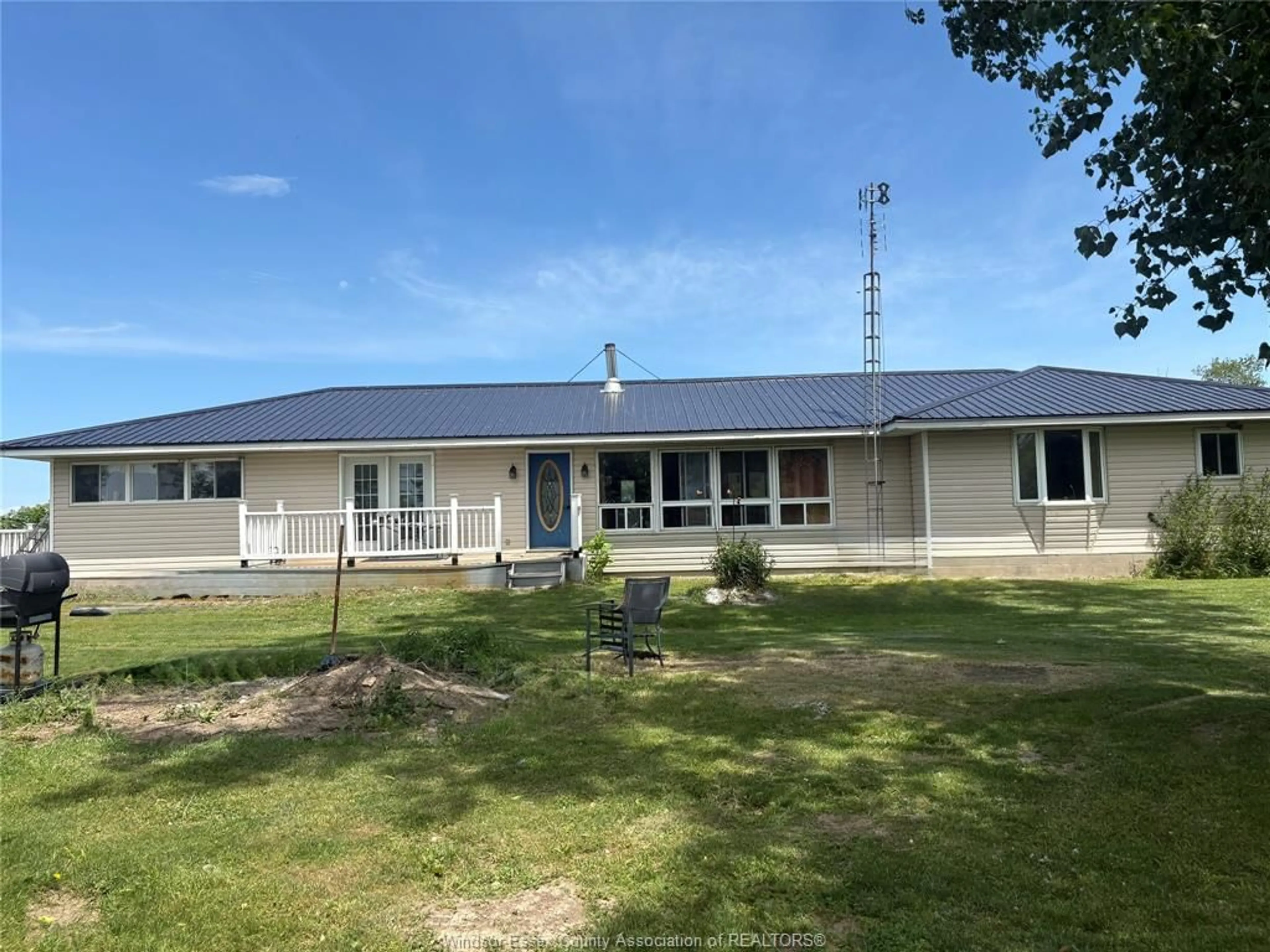 A pic from outside/outdoor area/front of a property/back of a property/a pic from drone, building for 2 Parsons Rd, Pelee Island Ontario N0R 1M0