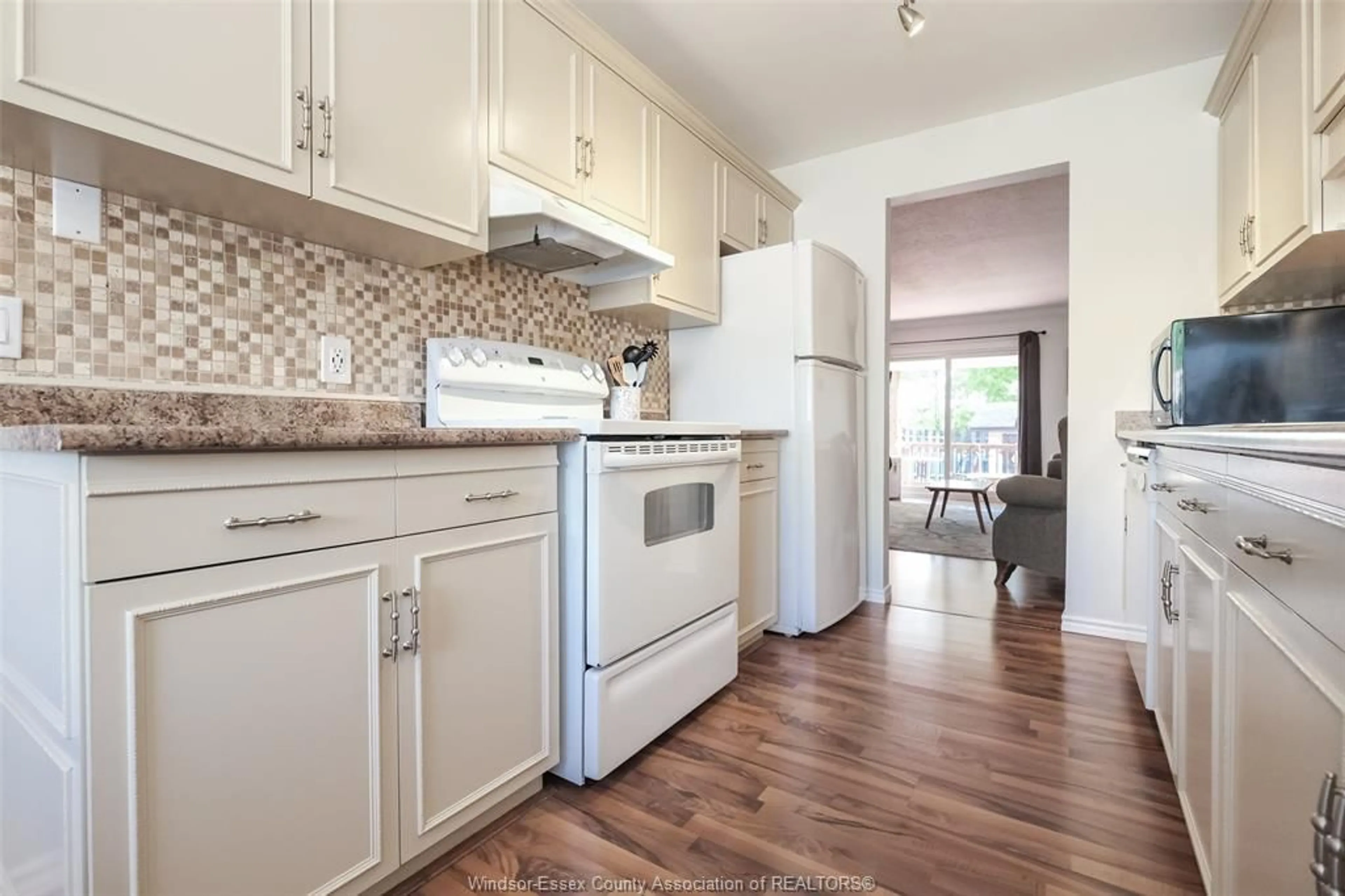 Standard kitchen, unknown for 12 KELLY Cres, Tilbury Ontario N0P 2L0