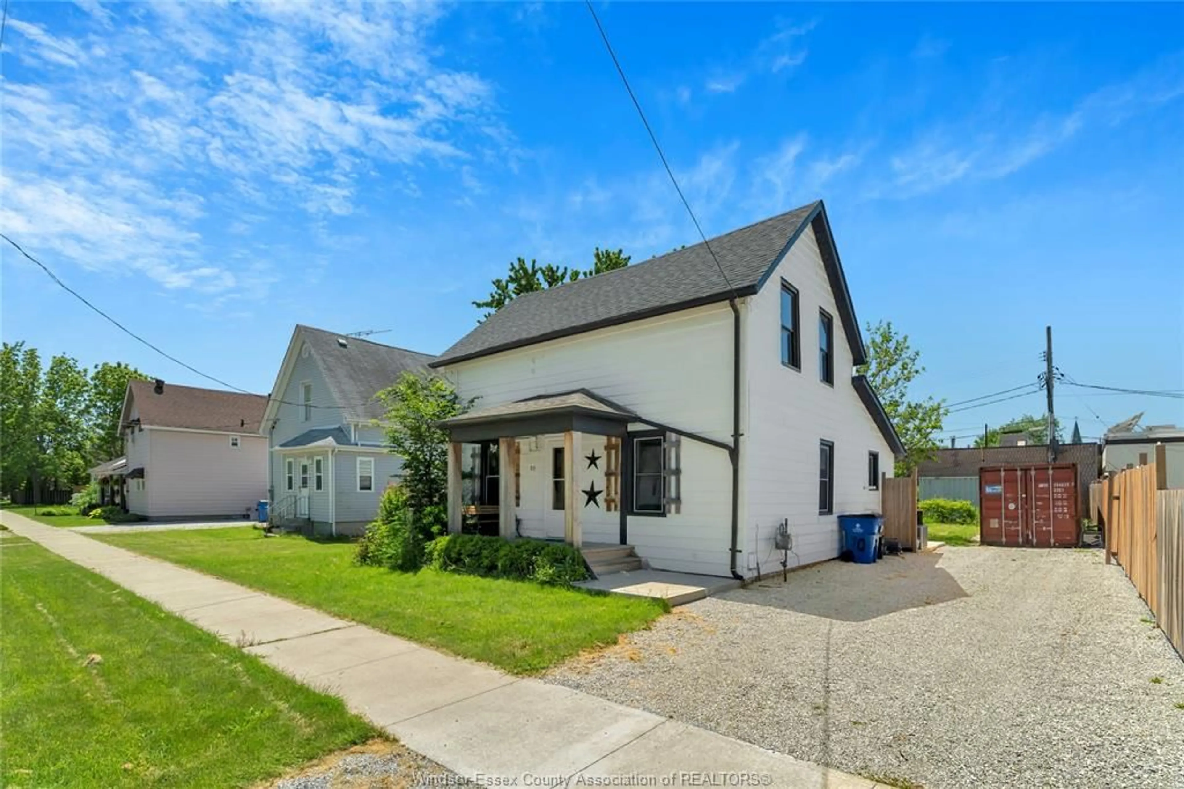 A pic from outside/outdoor area/front of a property/back of a property/a pic from drone, street for 10 CATHCART, Tilbury Ontario N0P 2L0