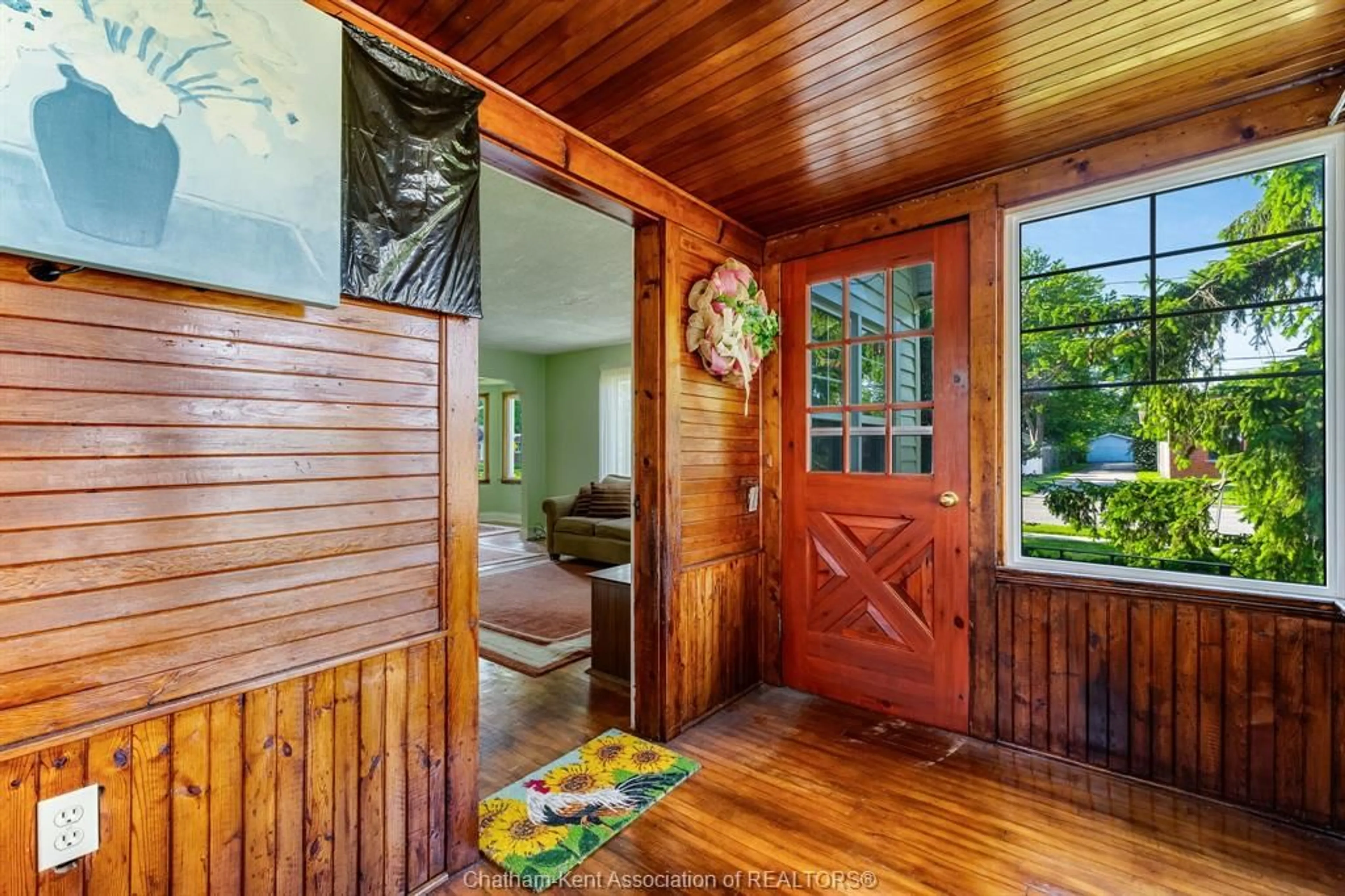 Indoor entryway for 31 Cathcart St, Tilbury Ontario N0P 2L0