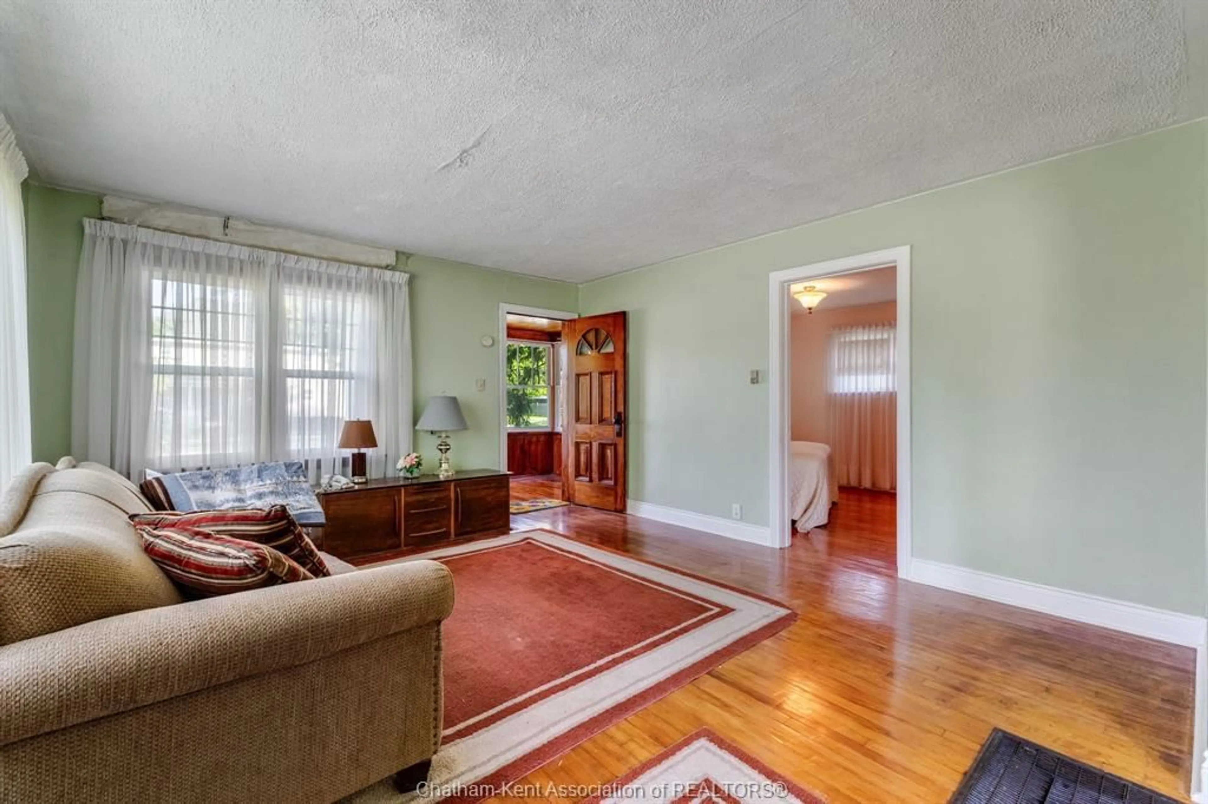 Living room with furniture, unknown for 31 Cathcart St, Tilbury Ontario N0P 2L0