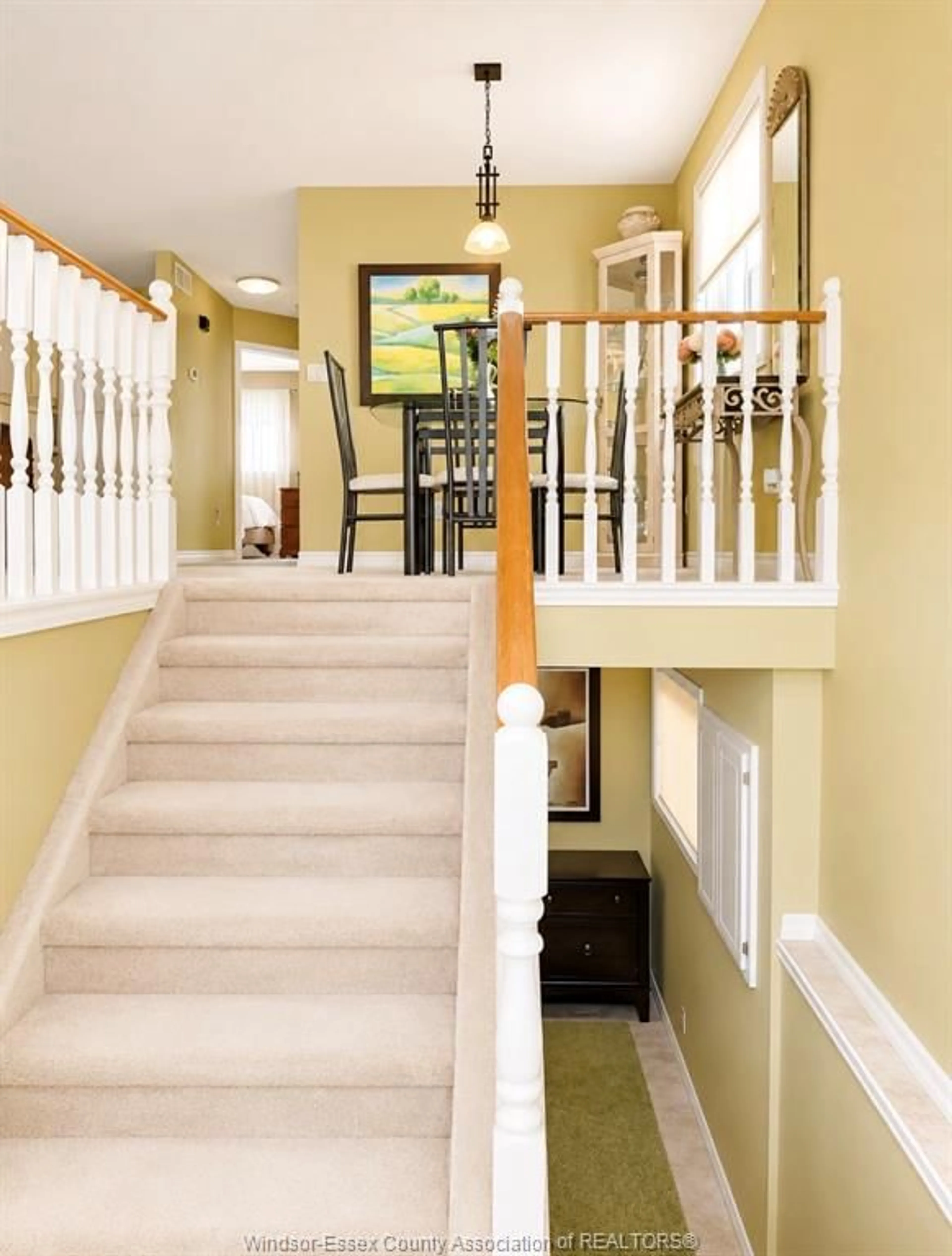 Indoor foyer for 3308 CANDLEWOOD Cres, Windsor Ontario N8W 5M5