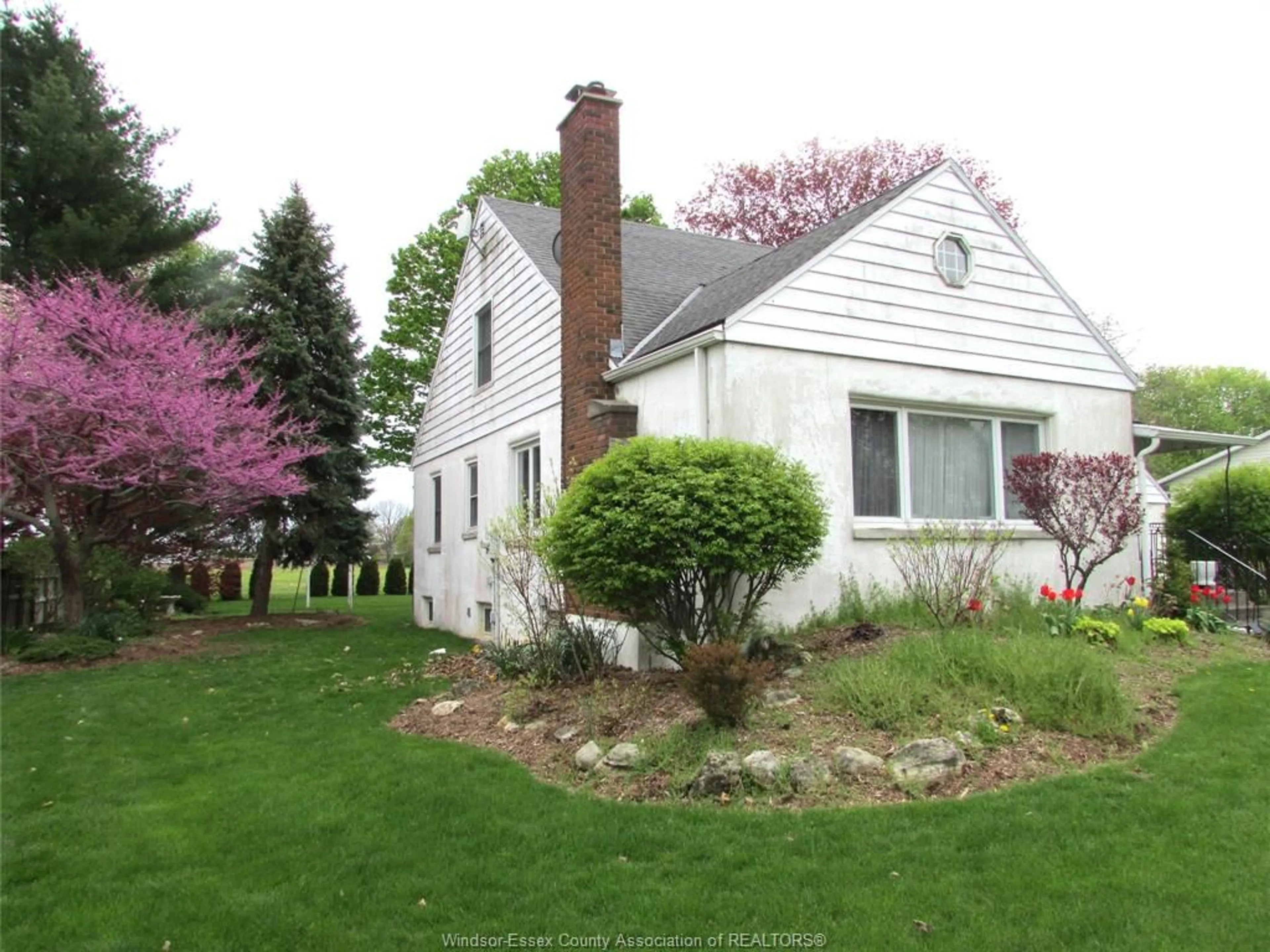 A pic from outside/outdoor area/front of a property/back of a property/a pic from drone, street for 171 Main St. East, Ridgetown Ontario N0P 2C0