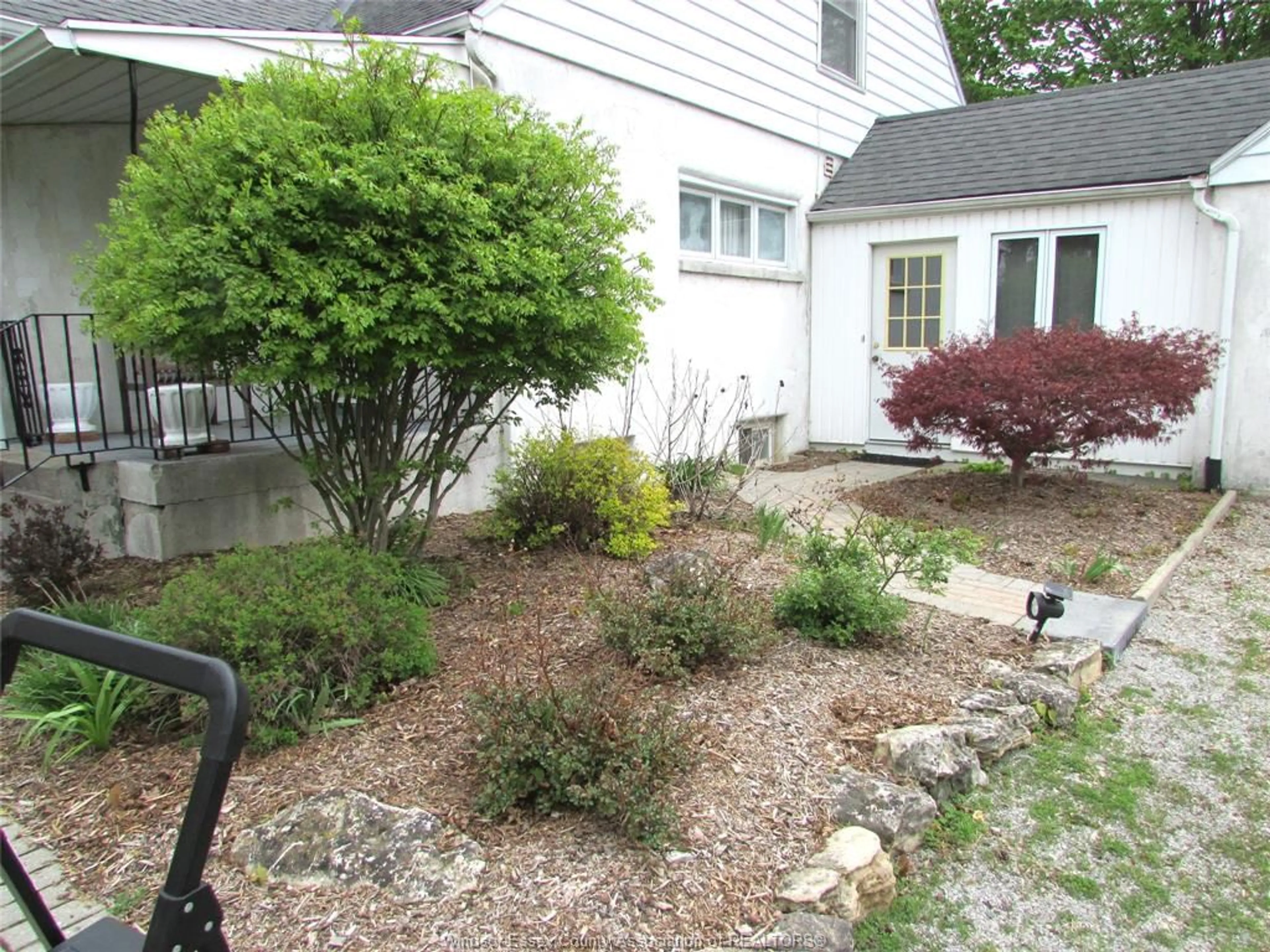 Patio, street for 171 Main St. East, Ridgetown Ontario N0P 2C0
