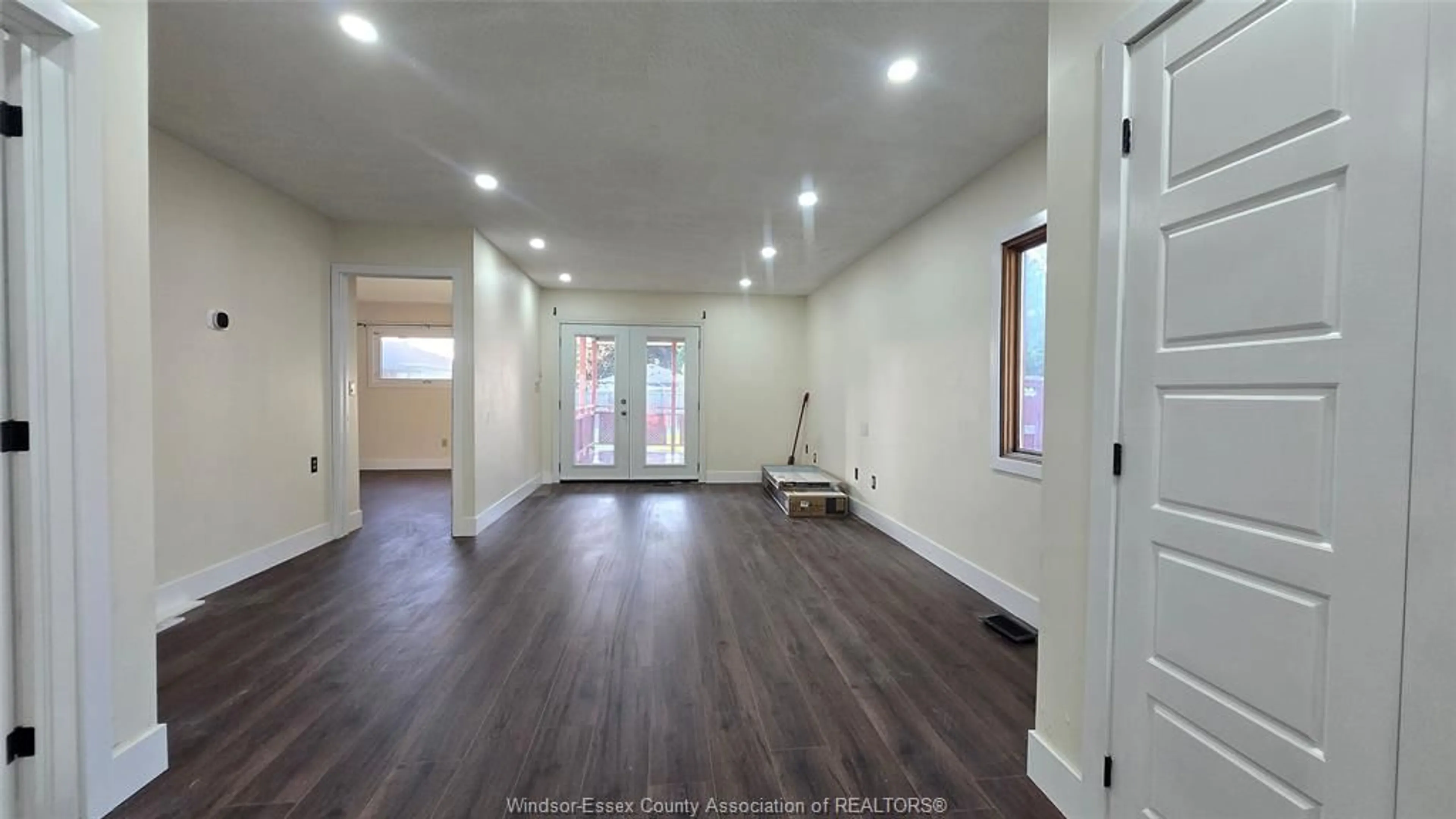 A pic of a room for 610 VANIER St, Windsor Ontario N8X 3E3
