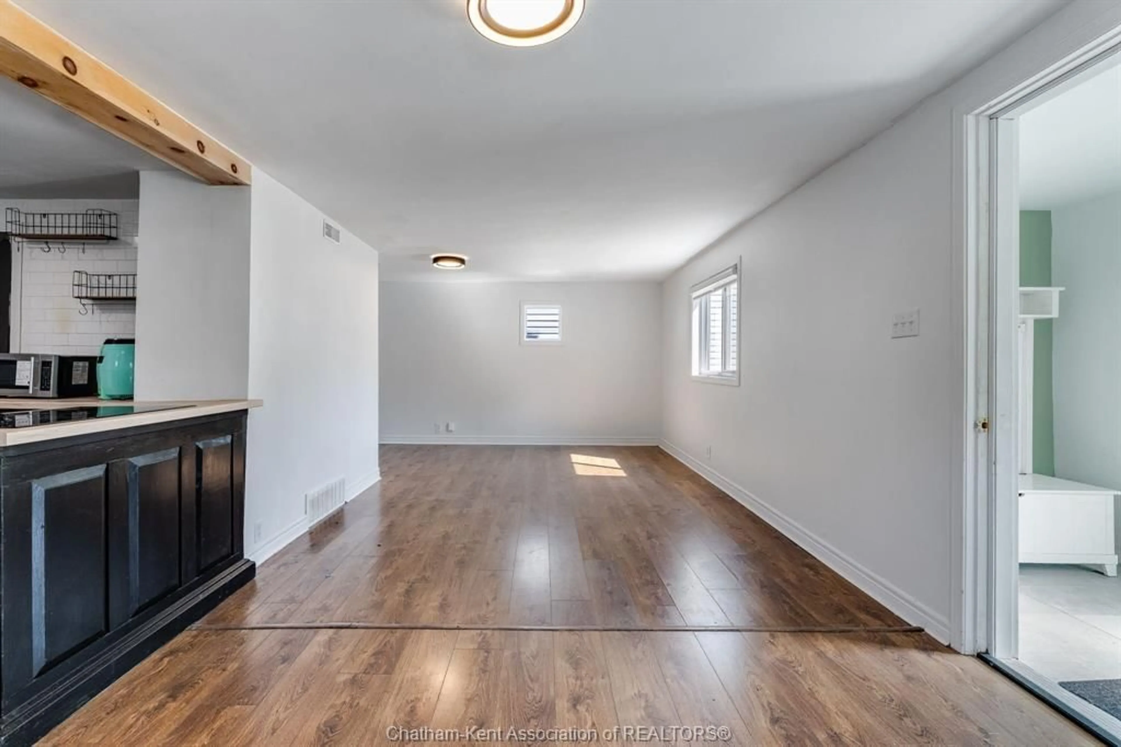 A pic of a room for 8 Payne St, Chatham Ontario N7M 4M9