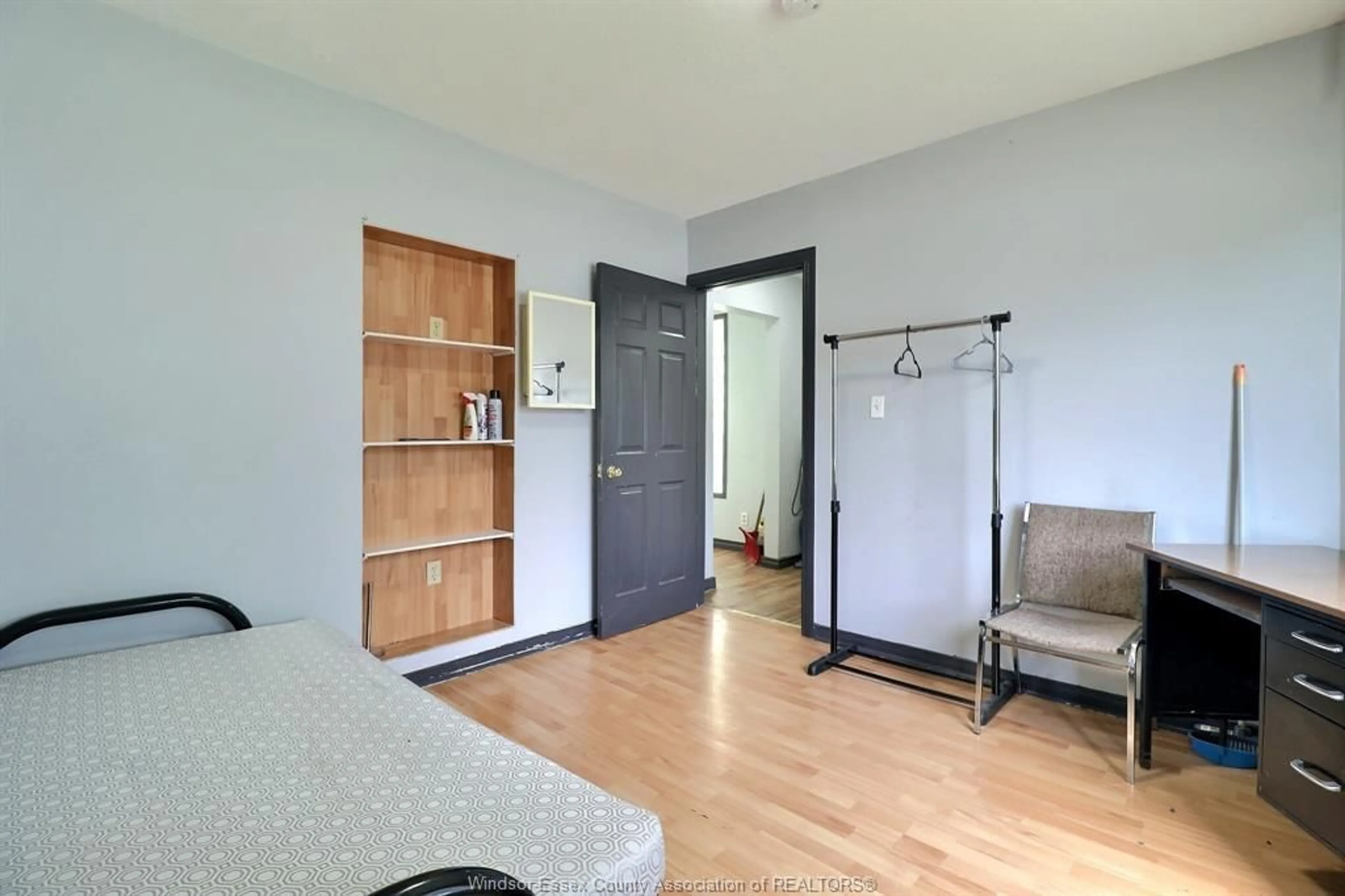 A pic of a room for 1920 UNIVERSITY Ave, Windsor Ontario N9B 1C8