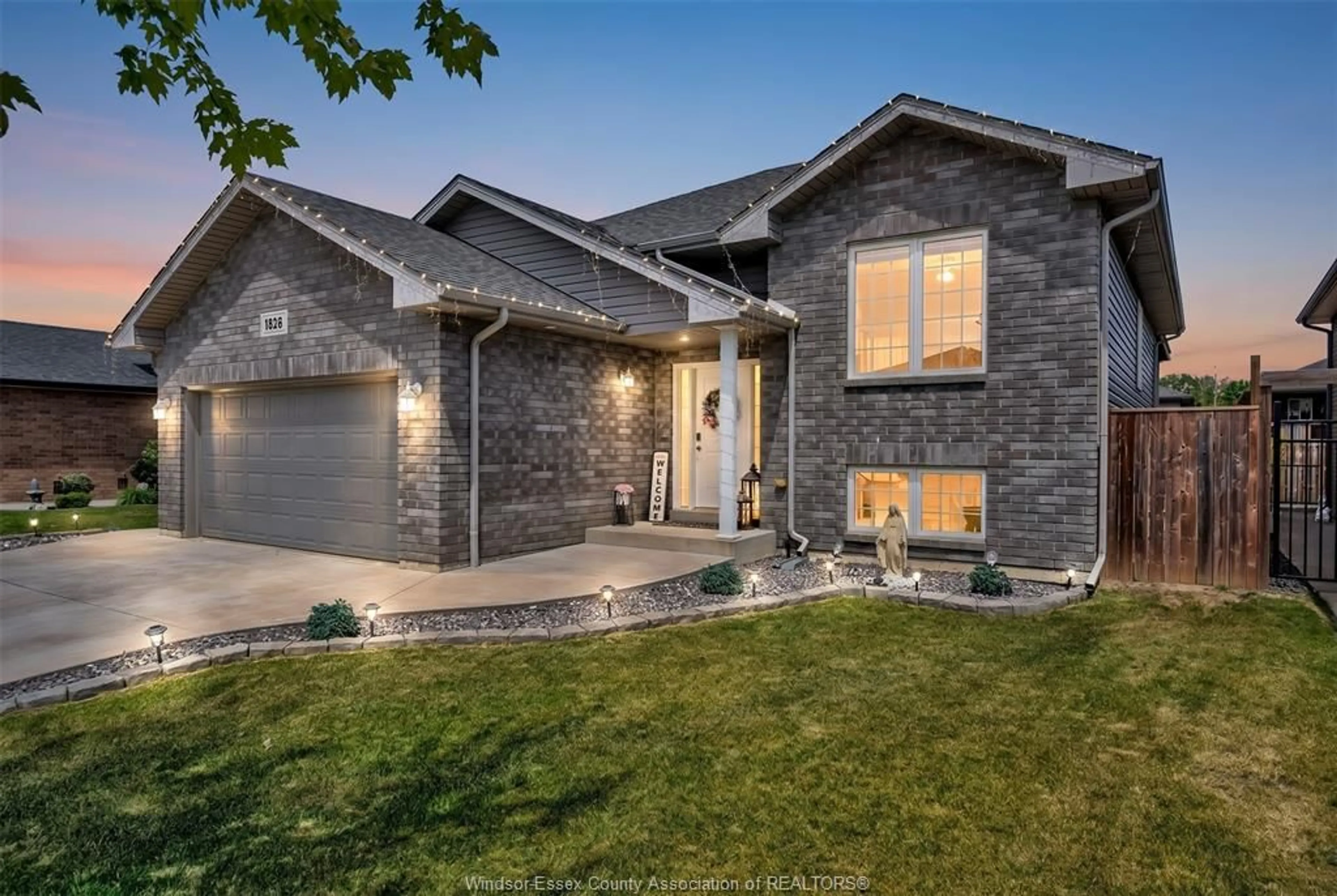 Home with brick exterior material, street for 1026 THUNDERBAY Ave, Windsor Ontario N8P 0C1