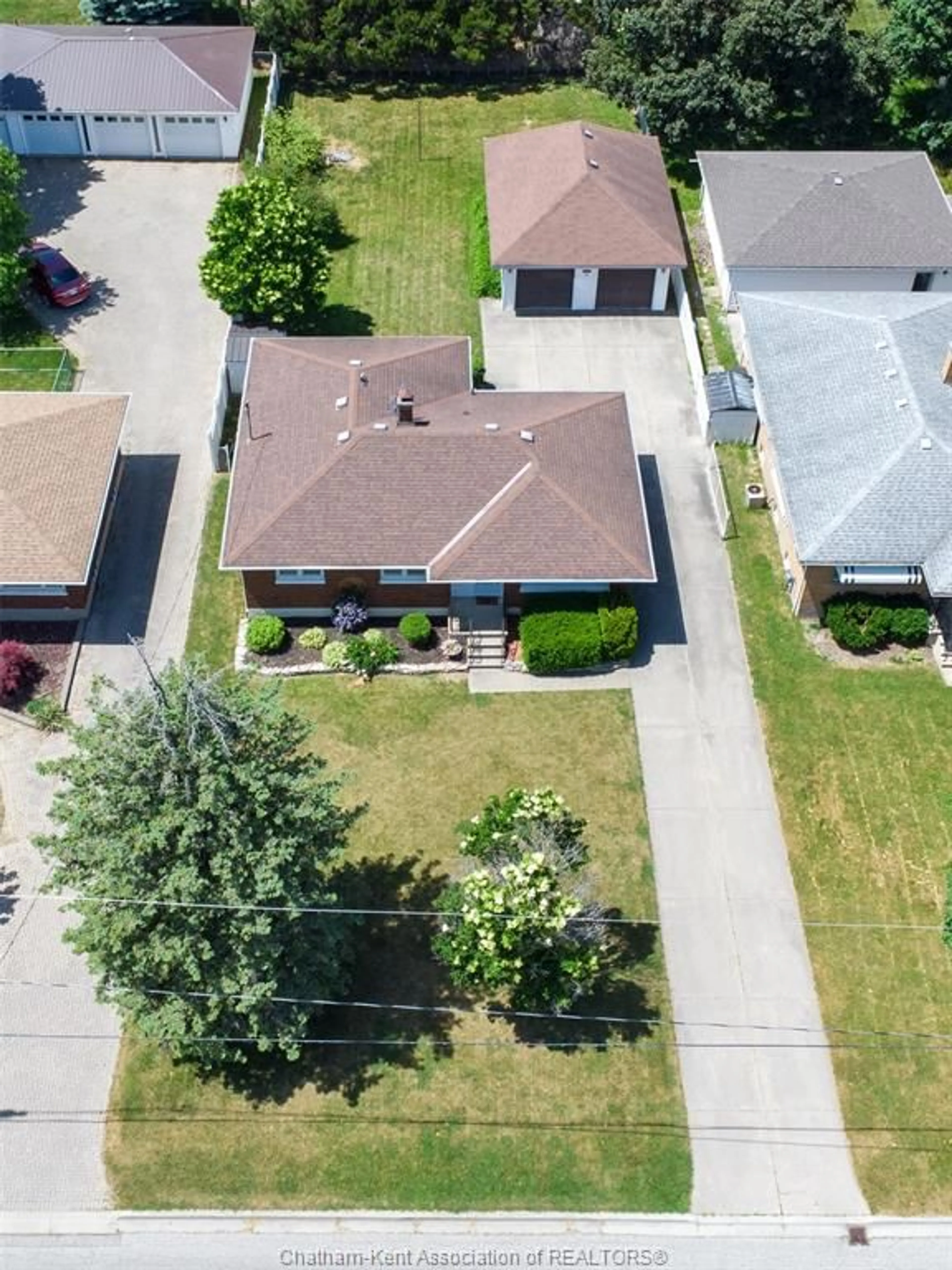 A pic from outside/outdoor area/front of a property/back of a property/a pic from drone, street for 71 Coatsworth Ave, Chatham Ontario N7L 1P7