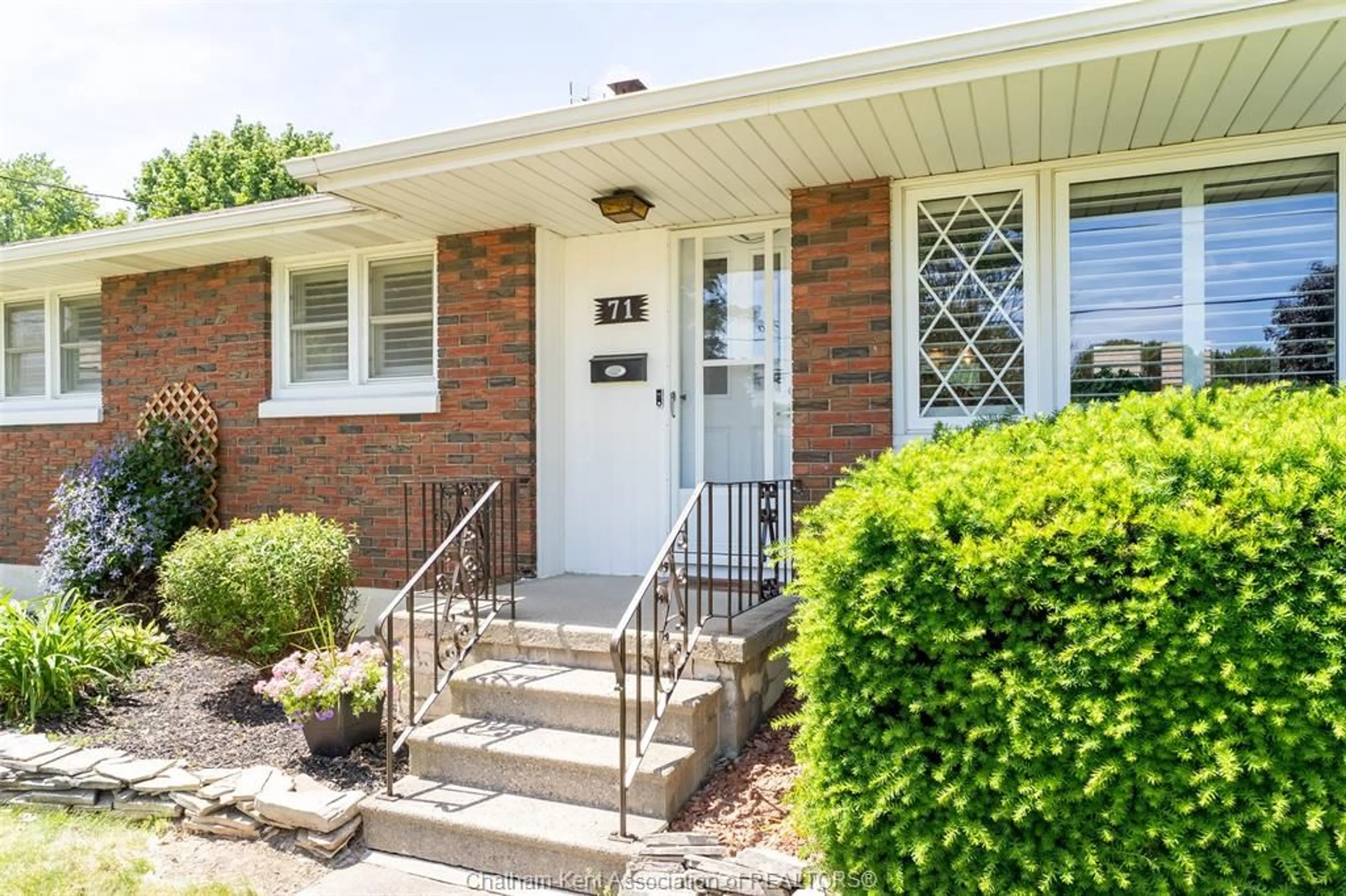 Home with brick exterior material, street for 71 Coatsworth Ave, Chatham Ontario N7L 1P7