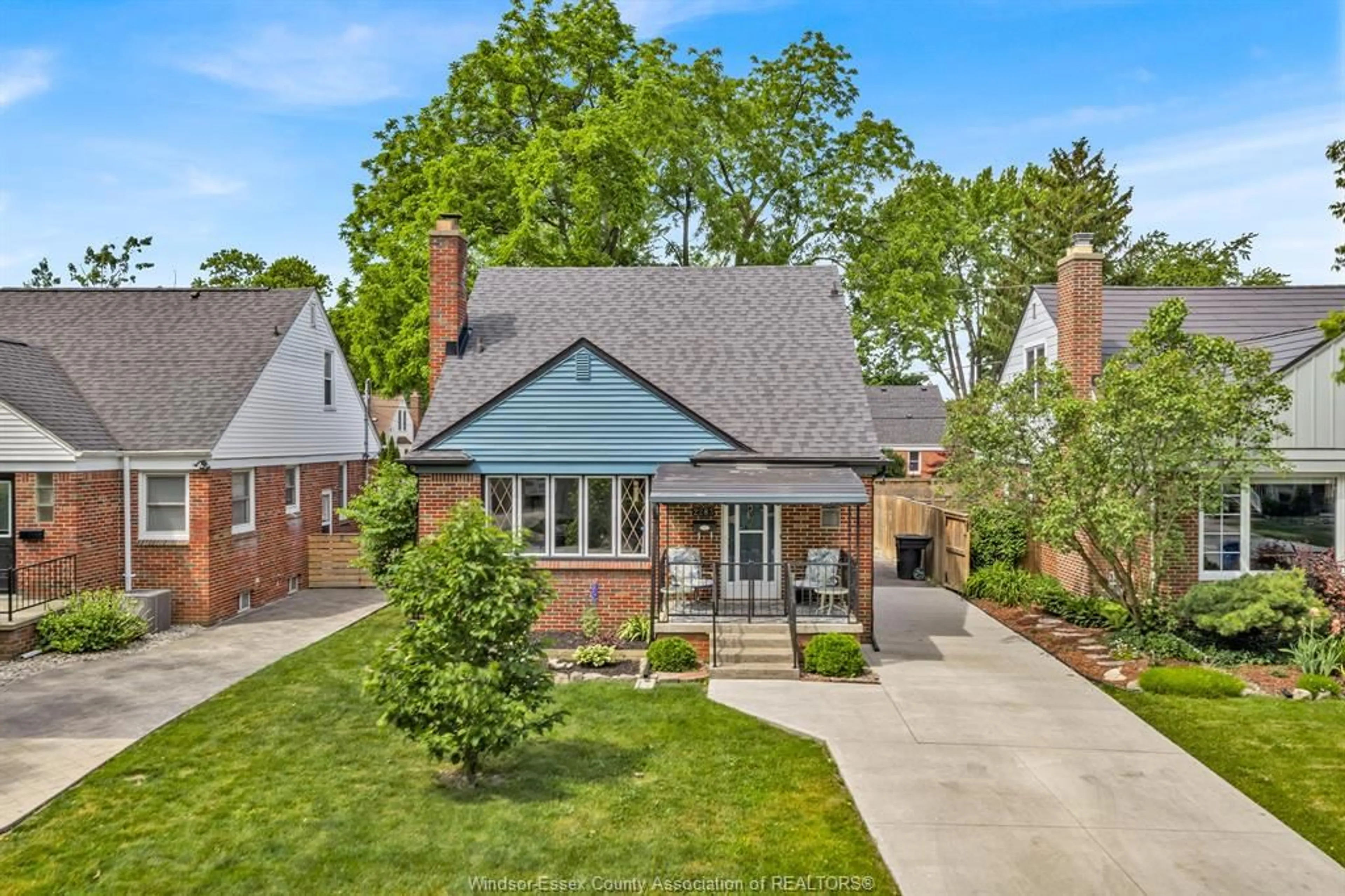 Home with brick exterior material, street for 2283 Gladstone Ave, Windsor Ontario N8W 2N8