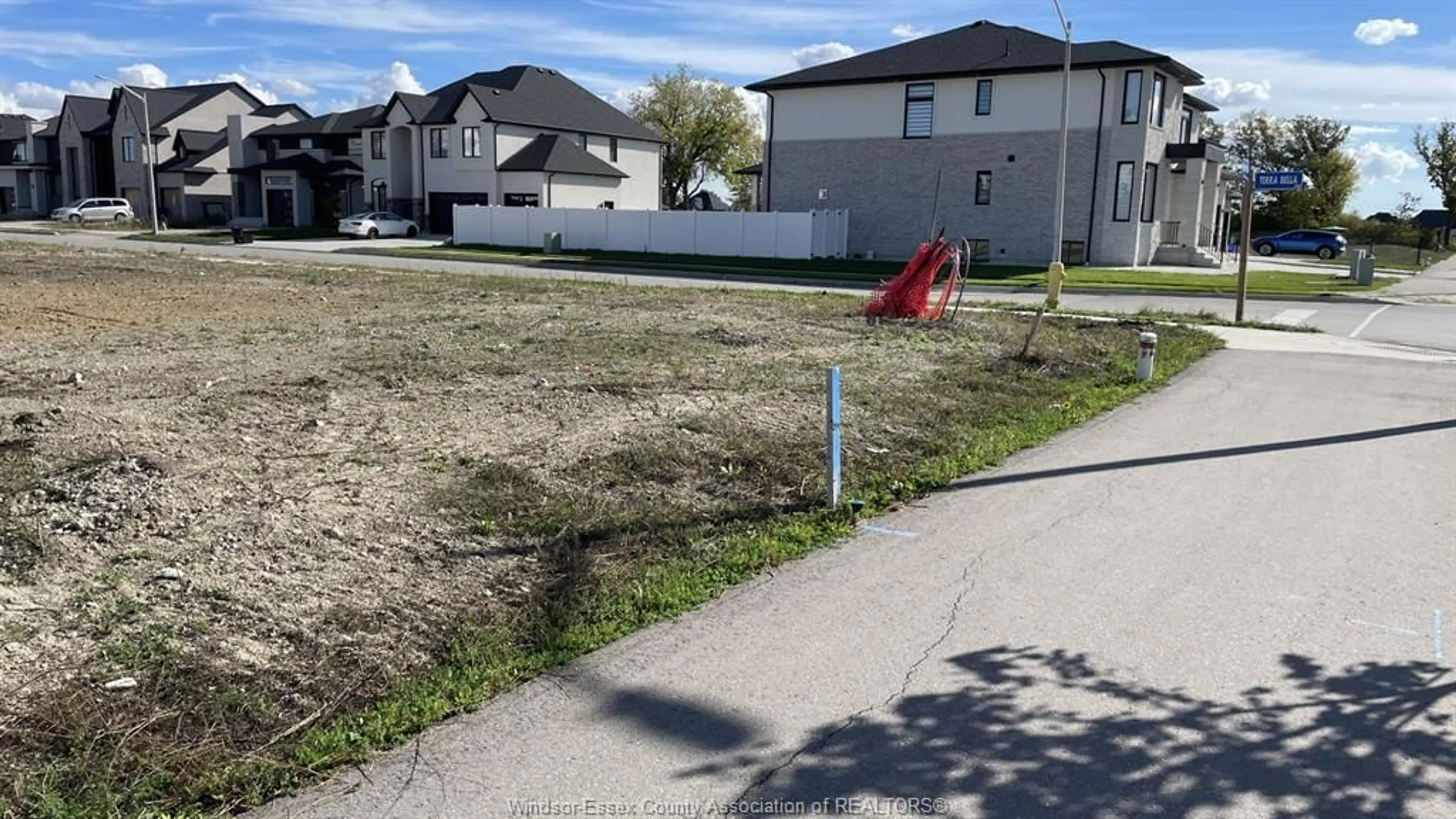 A pic from outside/outdoor area/front of a property/back of a property/a pic from drone, street for 7325 MEO BOULEVARD, LaSalle Ontario N9H 1H5