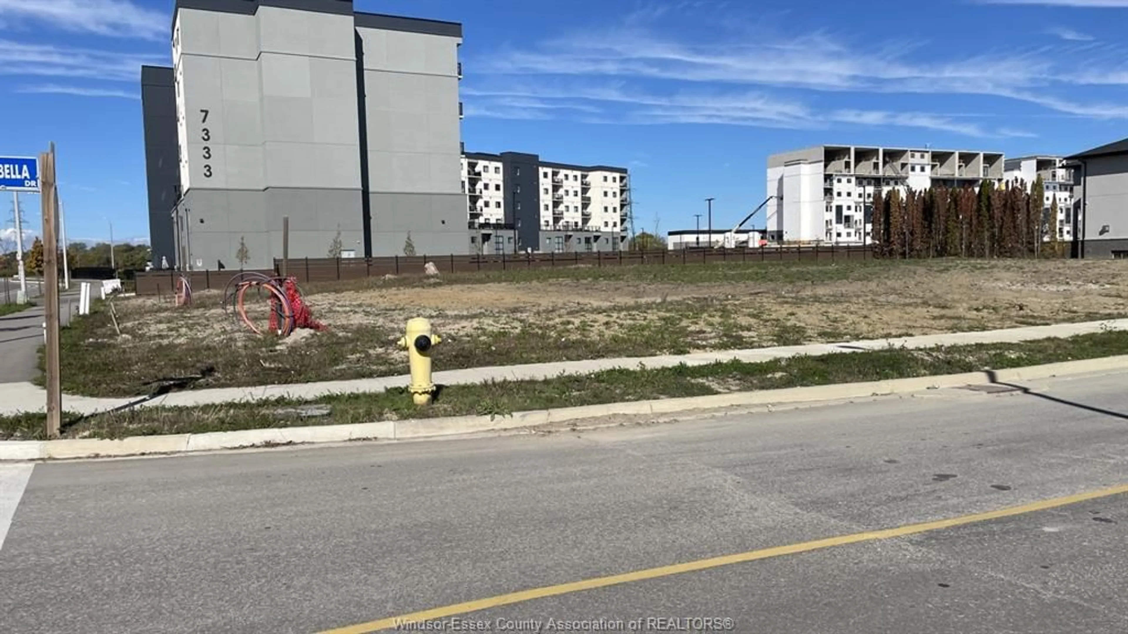 Blurry image for 7325 MEO BOULEVARD, LaSalle Ontario N9H 1H5