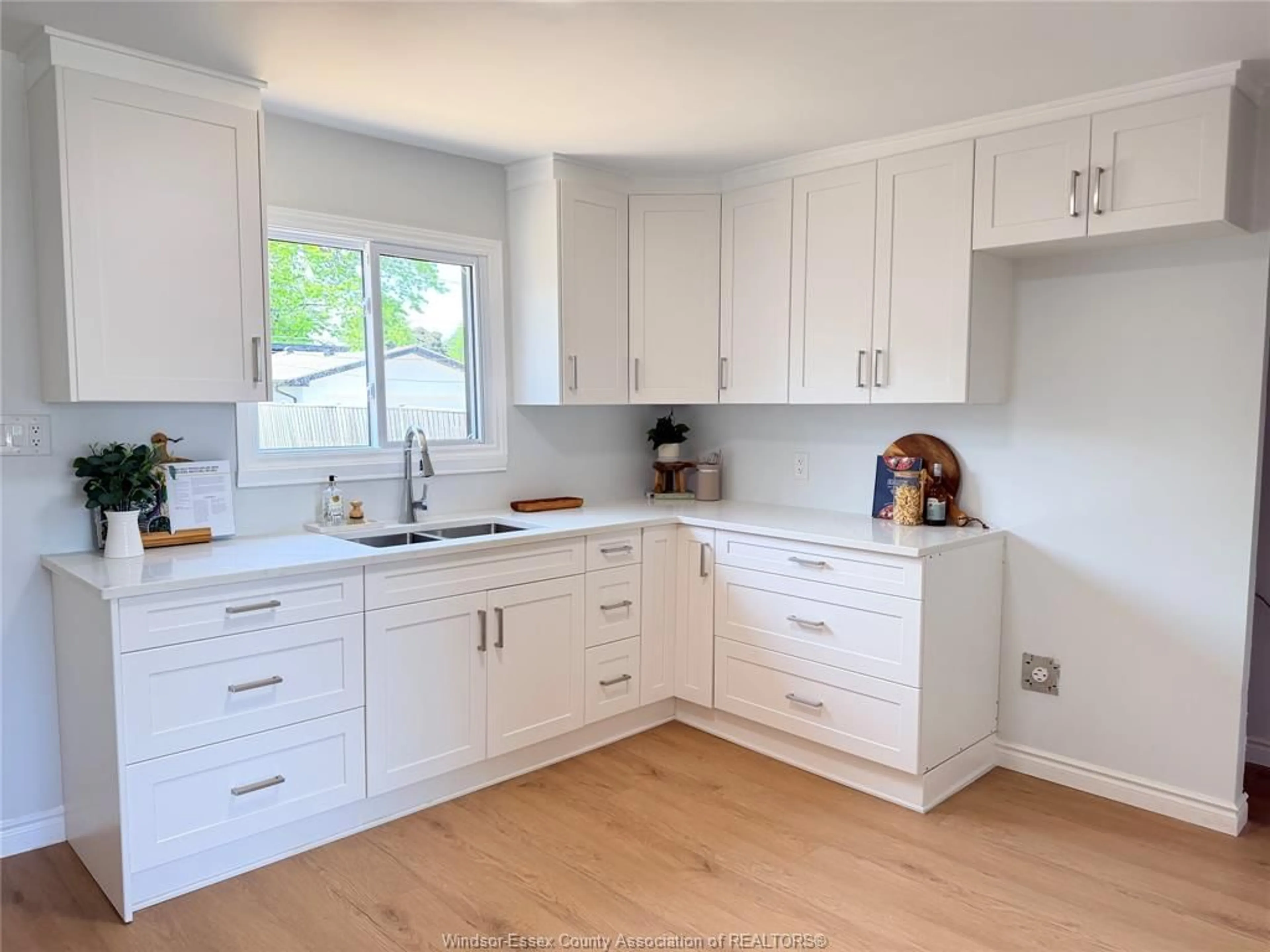 Open concept kitchen, unknown for 1651 AUBIN Rd, Windsor Ontario N8Y 4G3