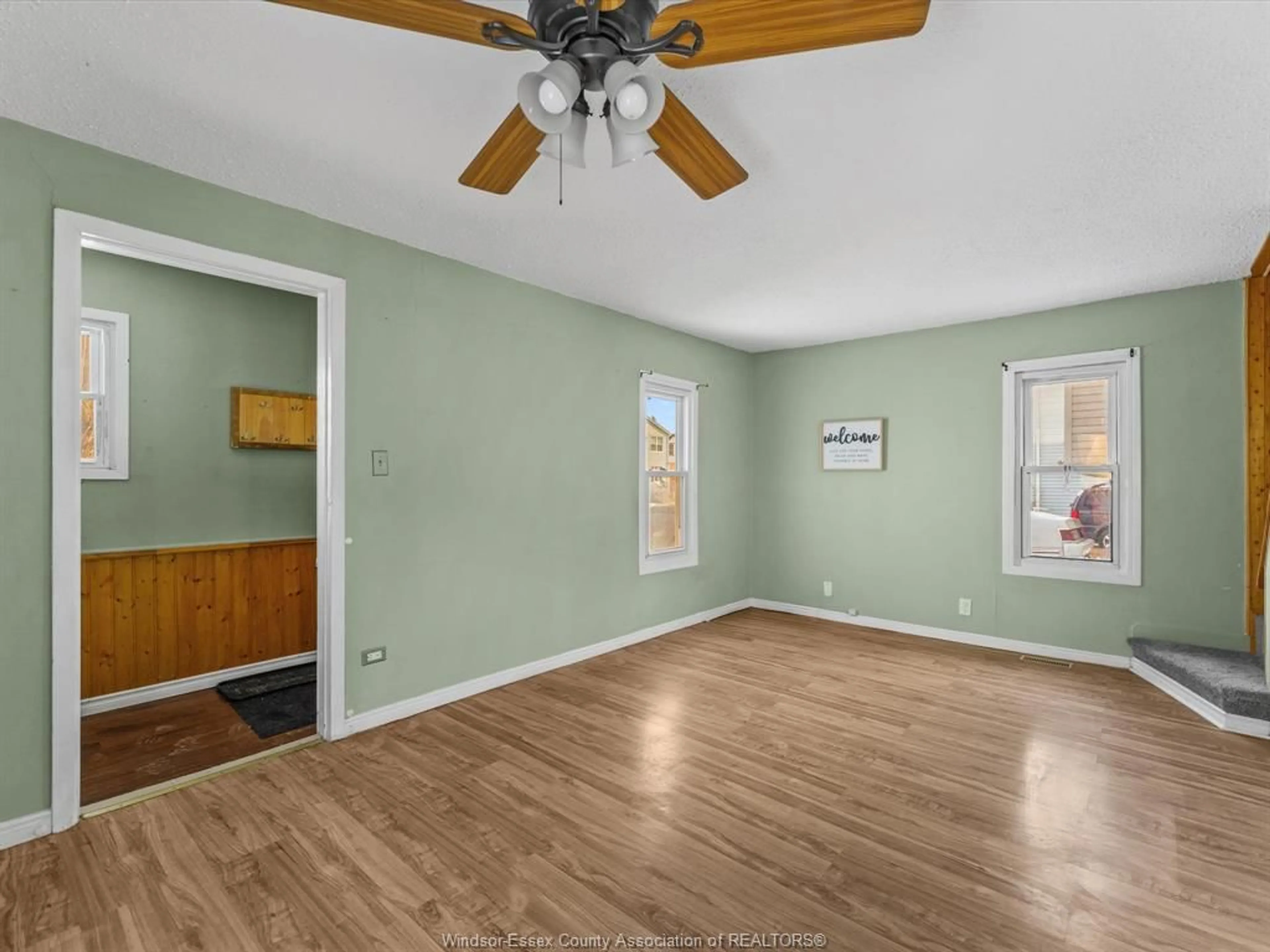 A pic of a room for 2509 ALEXIS Rd, Windsor Ontario N9J 1Y3