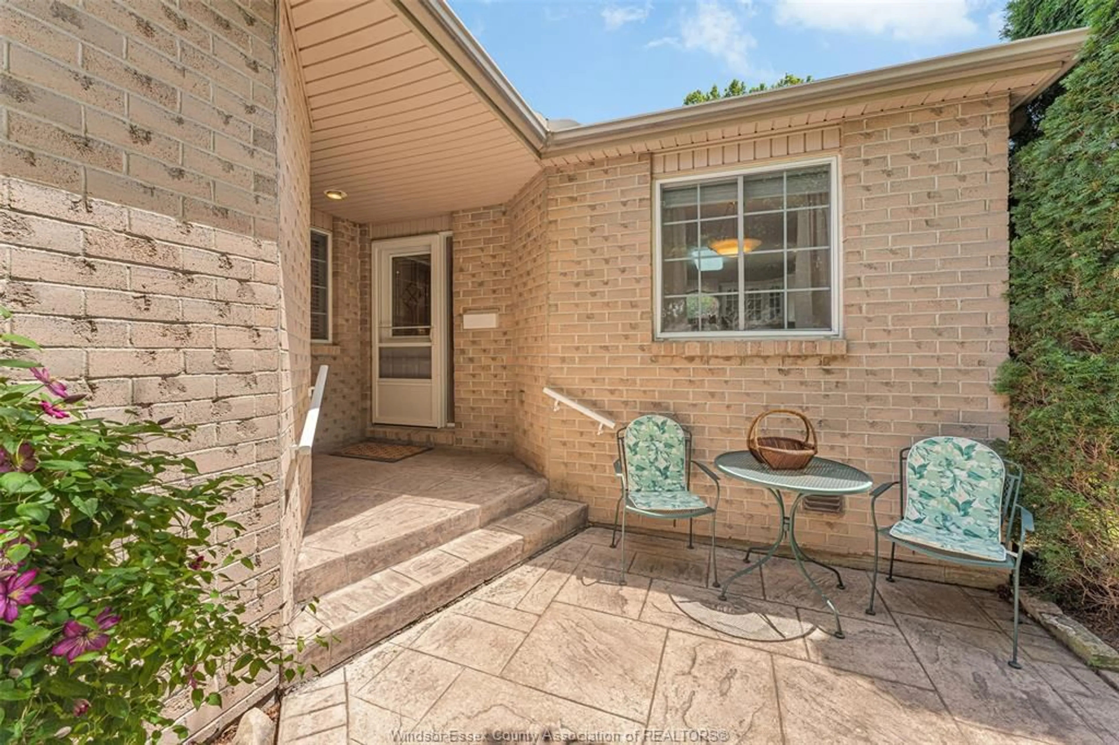 Patio, street for 1334 RENDEZVOUS Dr, Windsor Ontario N8P 1K7