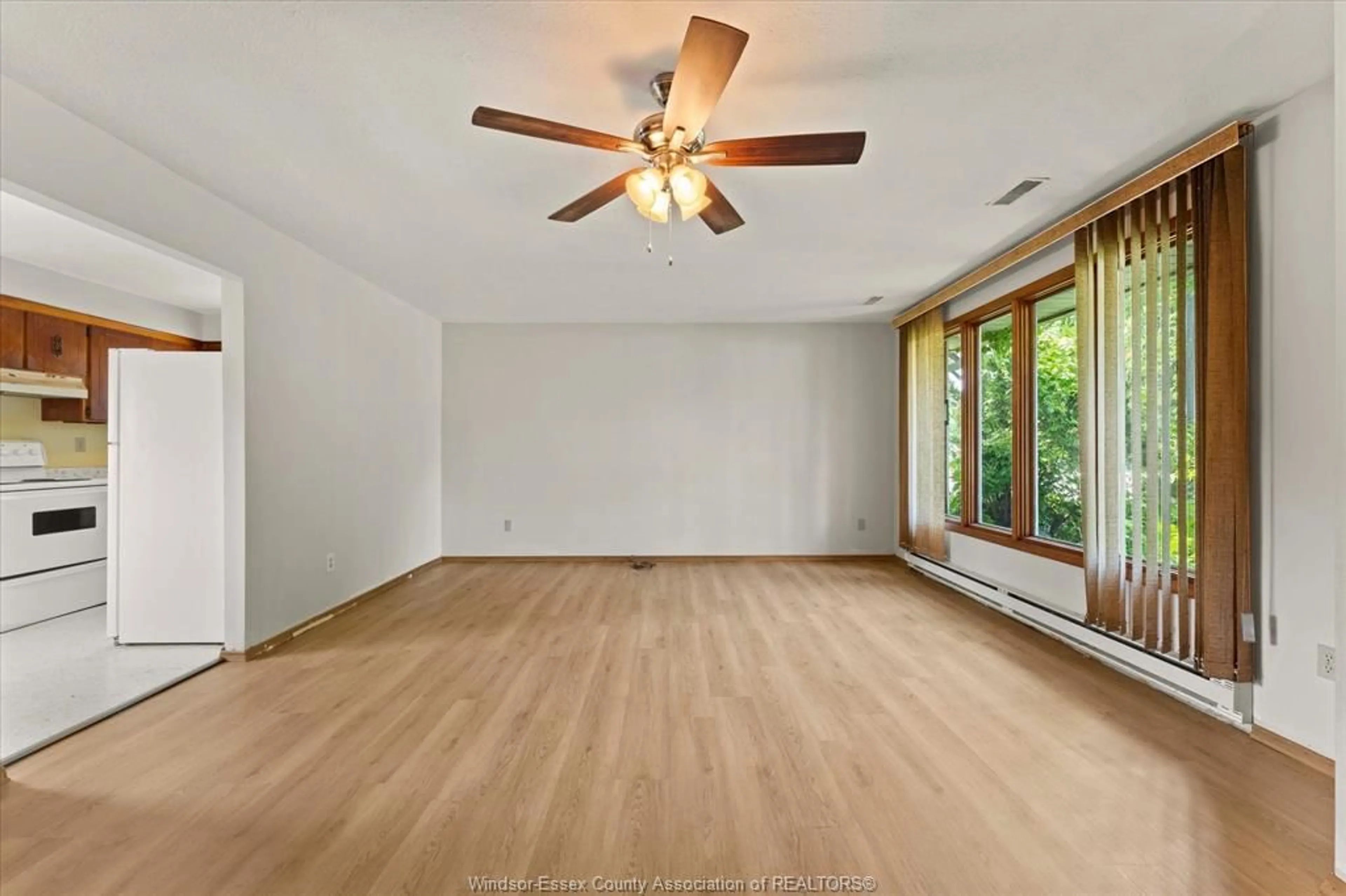 A pic of a room for 309 Bayview Cres, Kingsville Ontario N9Y 2J6