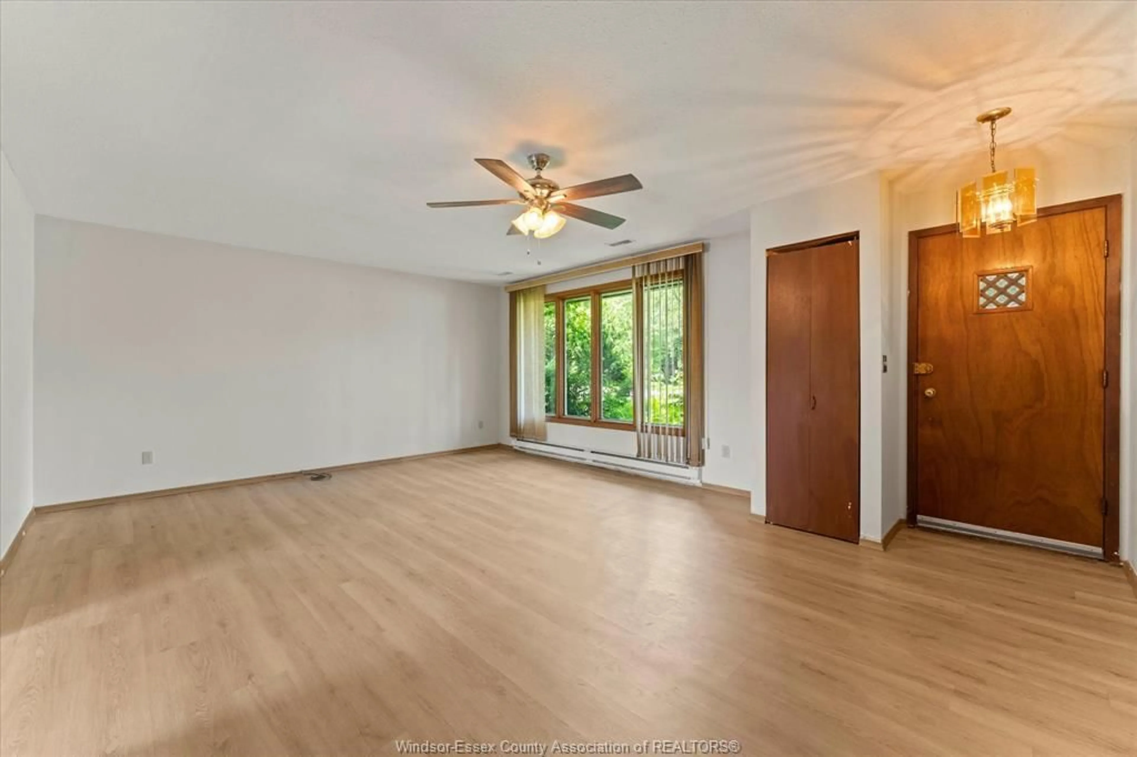 A pic of a room for 309 Bayview Cres, Kingsville Ontario N9Y 2J6