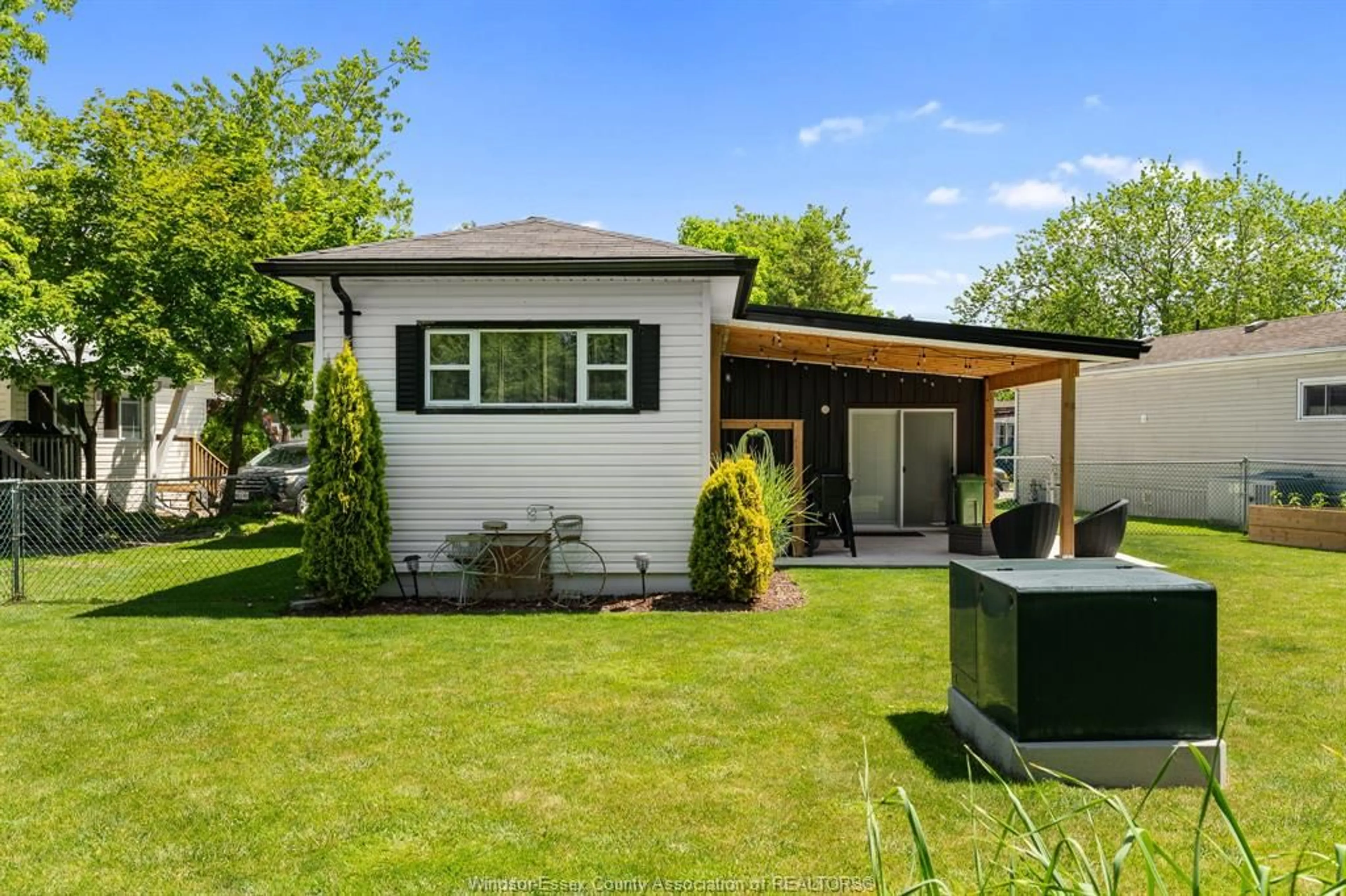 Home with vinyl exterior material, street for 31 DANA DRIVE, Essex Ontario N8M 1Z1