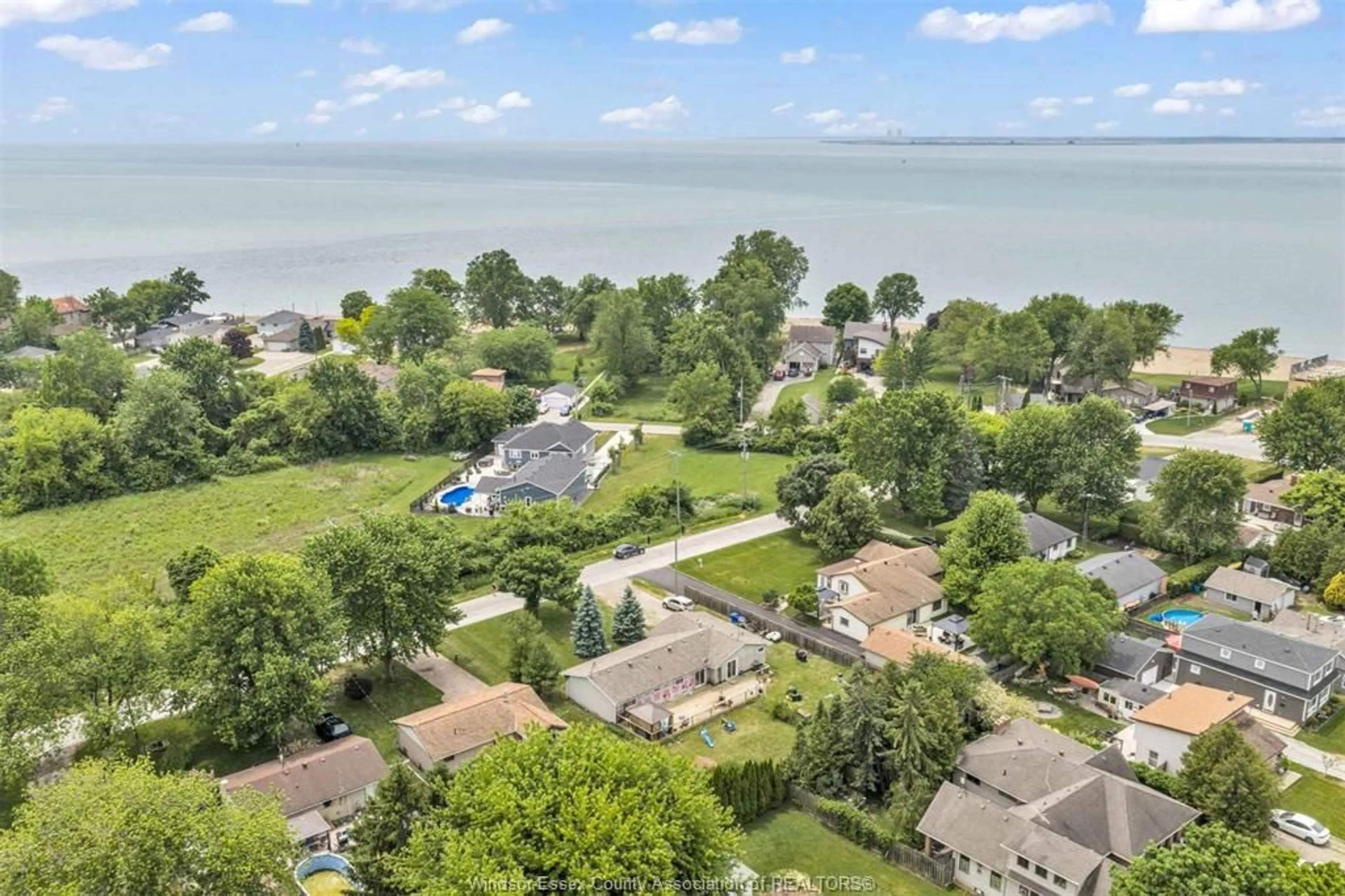 A pic from outside/outdoor area/front of a property/back of a property/a pic from drone, water/lake/river/ocean view for 126 McLeod, Amherstburg Ontario N9V 2Y8