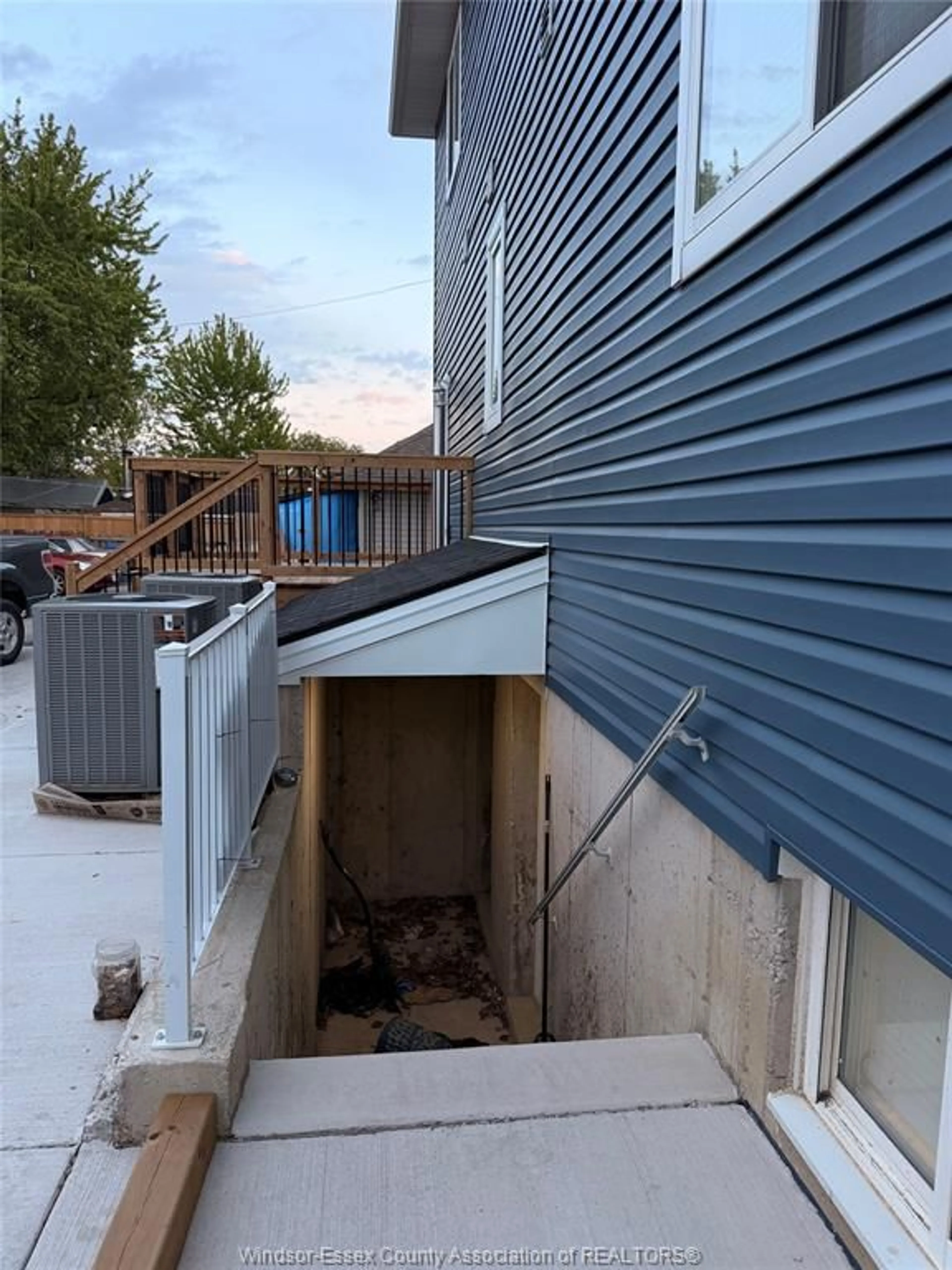 Unknown for 2936 LANGLOIS Ave, Windsor Ontario N8X 4M7