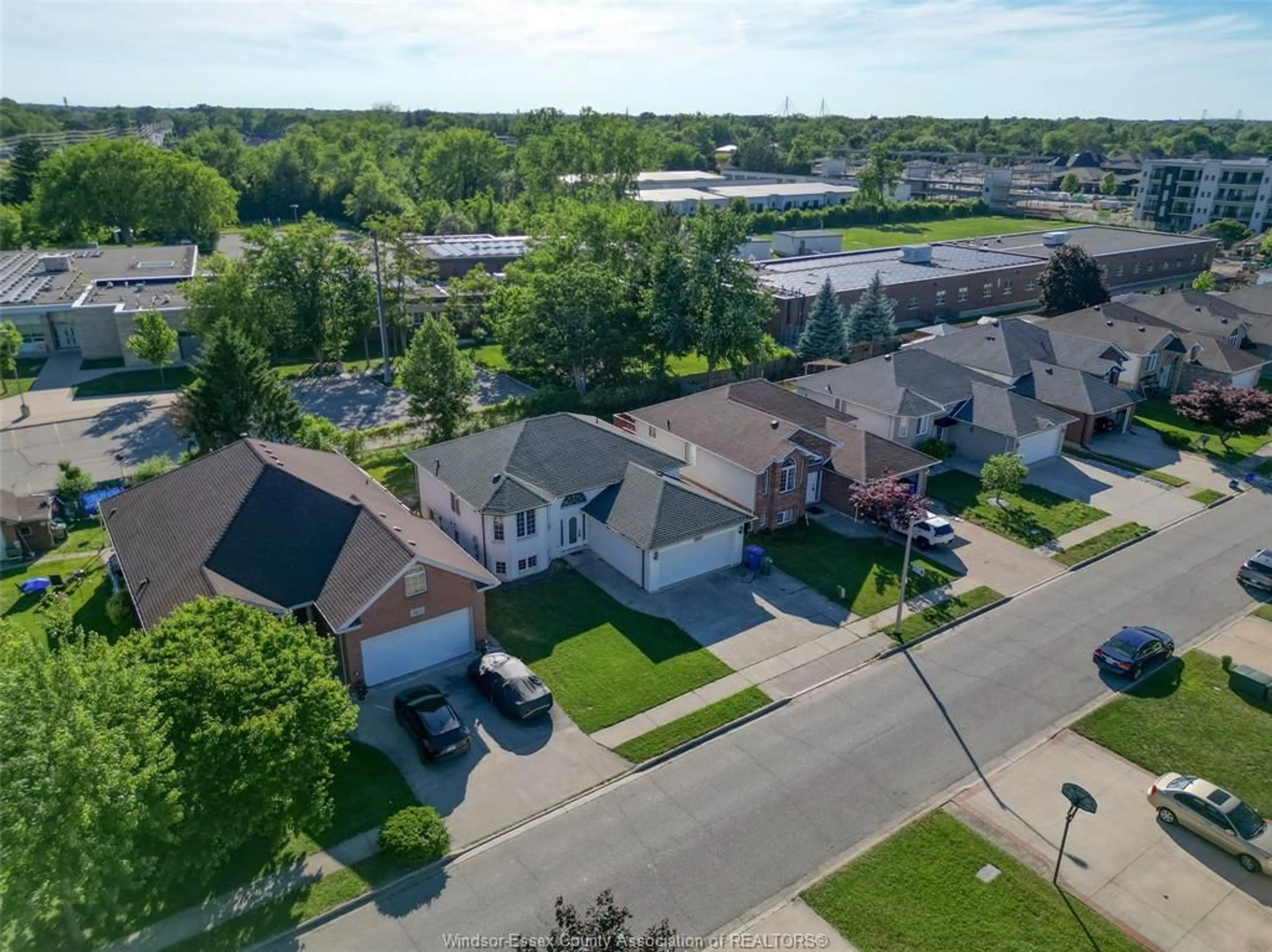 A pic from outside/outdoor area/front of a property/back of a property/a pic from drone, street for 3867 CLARA Ave, Windsor Ontario N9E 4X6