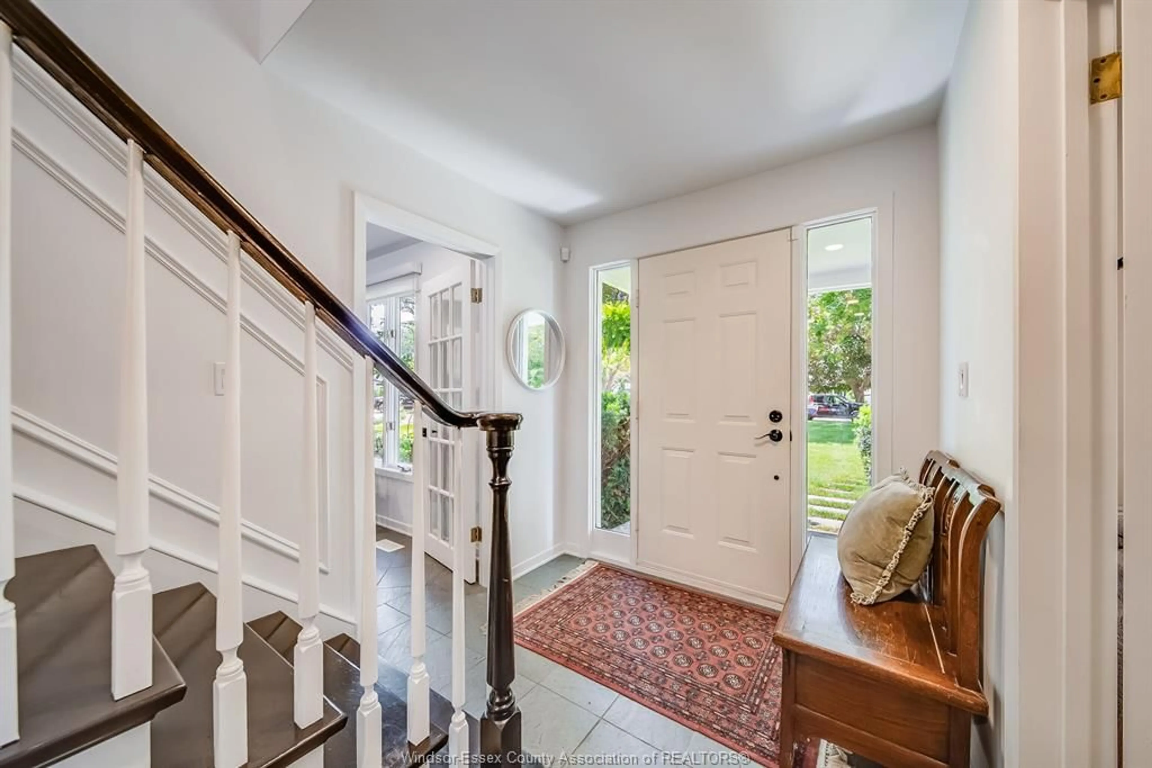 Indoor entryway for 3073 CENTENNIAL, Kingsville Ontario N8H 4G6