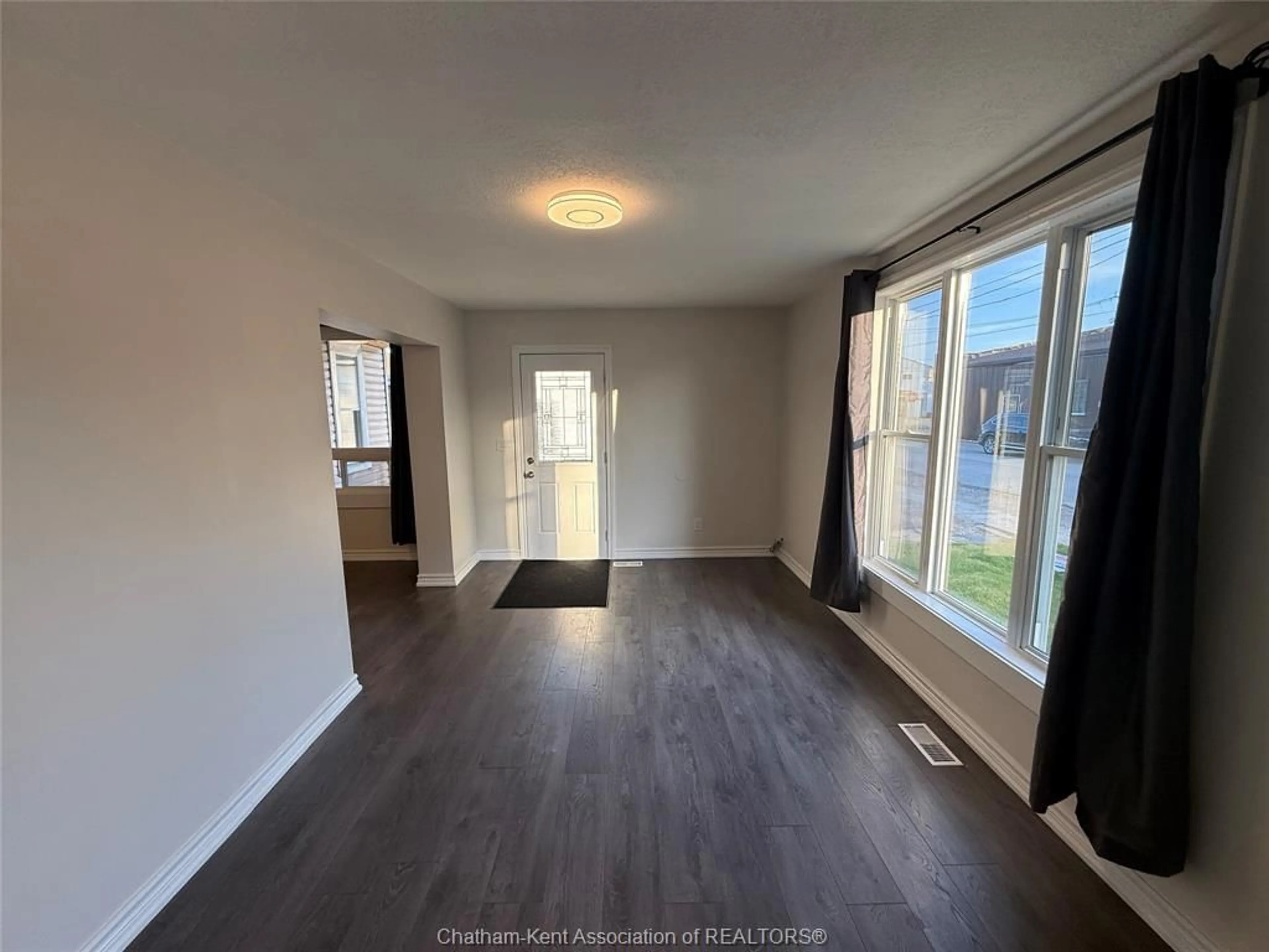 A pic of a room for 318 LAFONTAINE St, Wallaceburg Ontario N8A 4H9