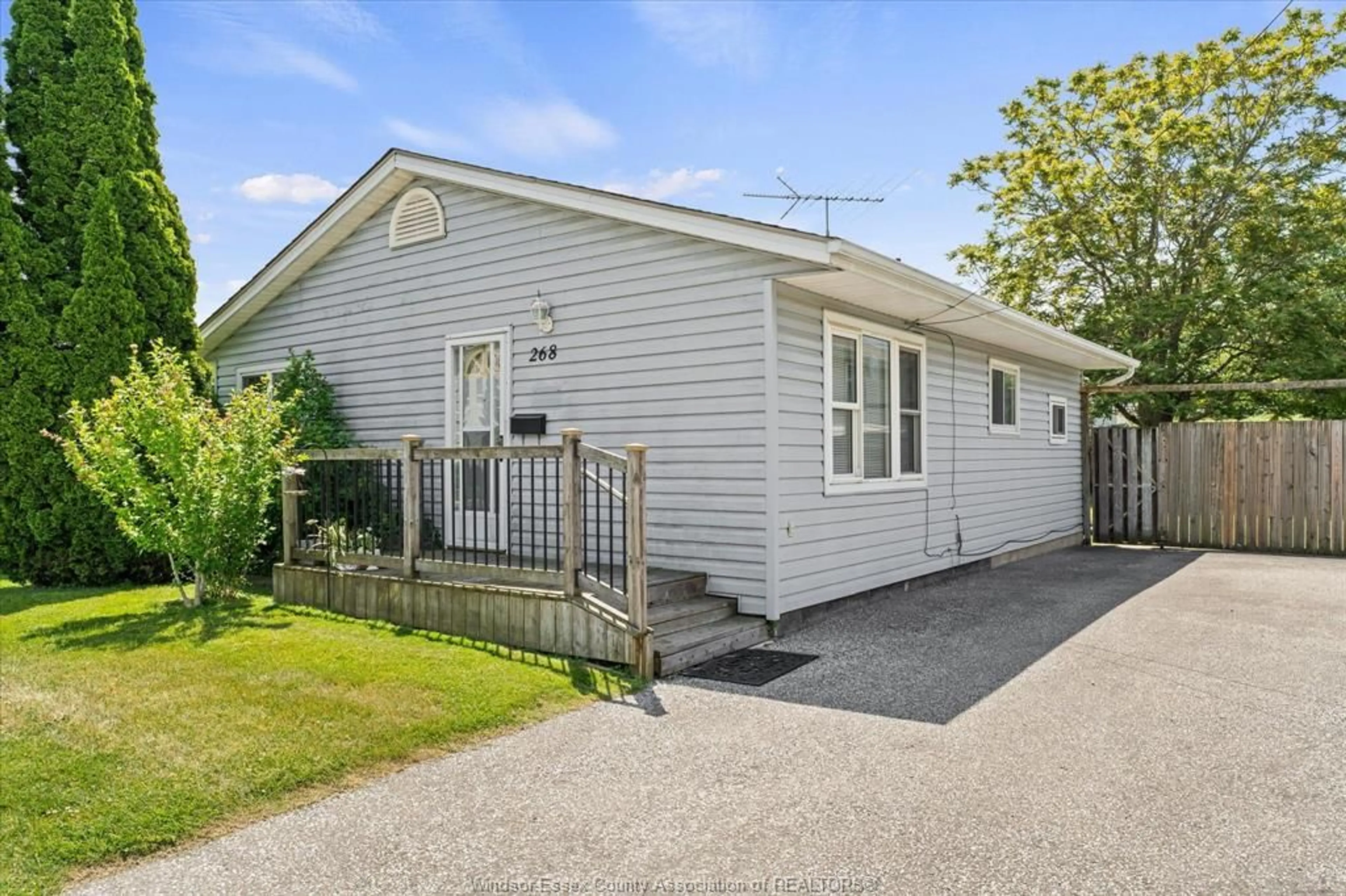 Home with vinyl exterior material, street for 268 KEMPT St, Amherstburg Ontario N9V 2H8