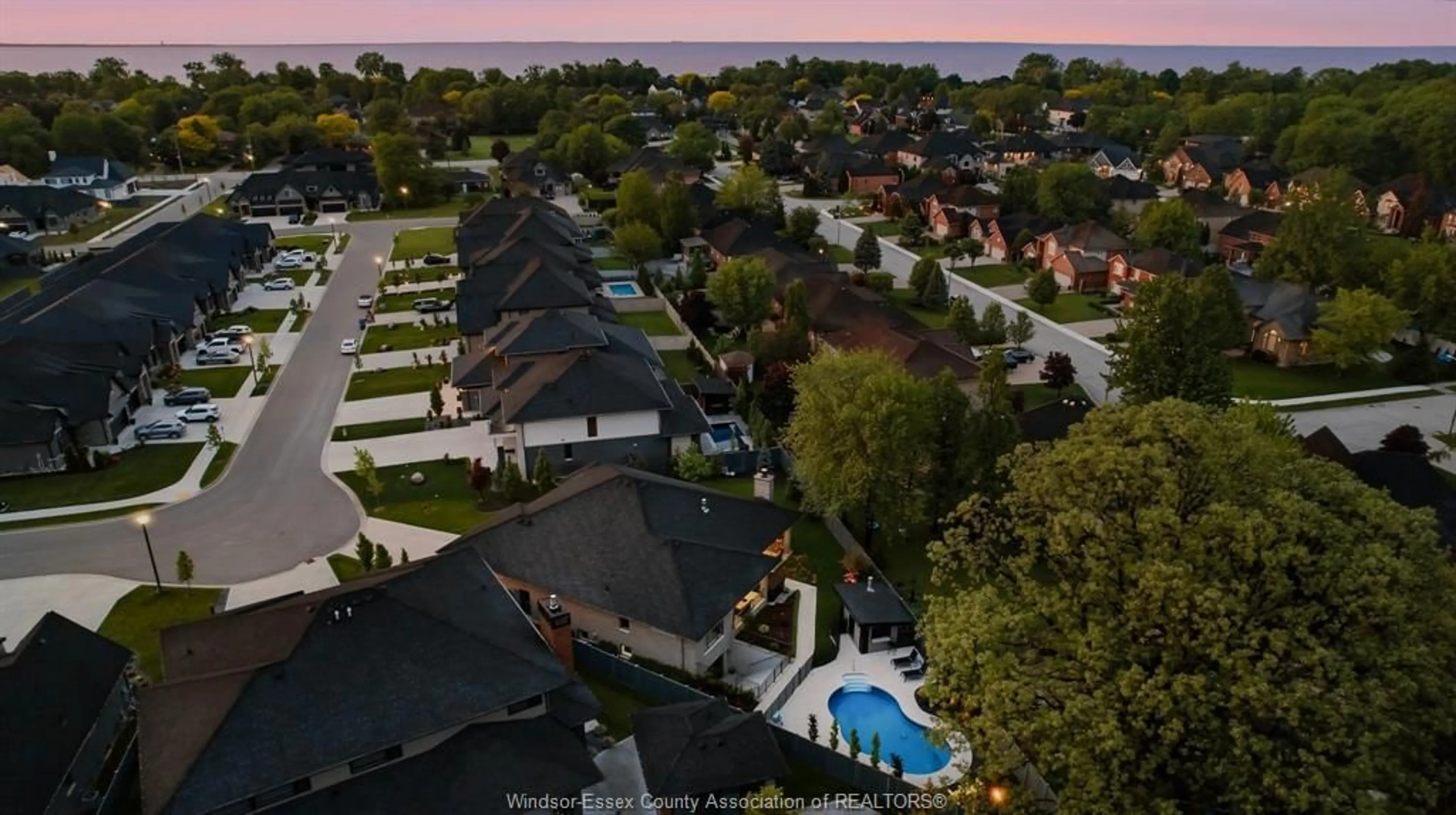 A pic from outside/outdoor area/front of a property/back of a property/a pic from drone, unknown for 266 XAVIER Cir, Lakeshore Ontario N8N 0J3